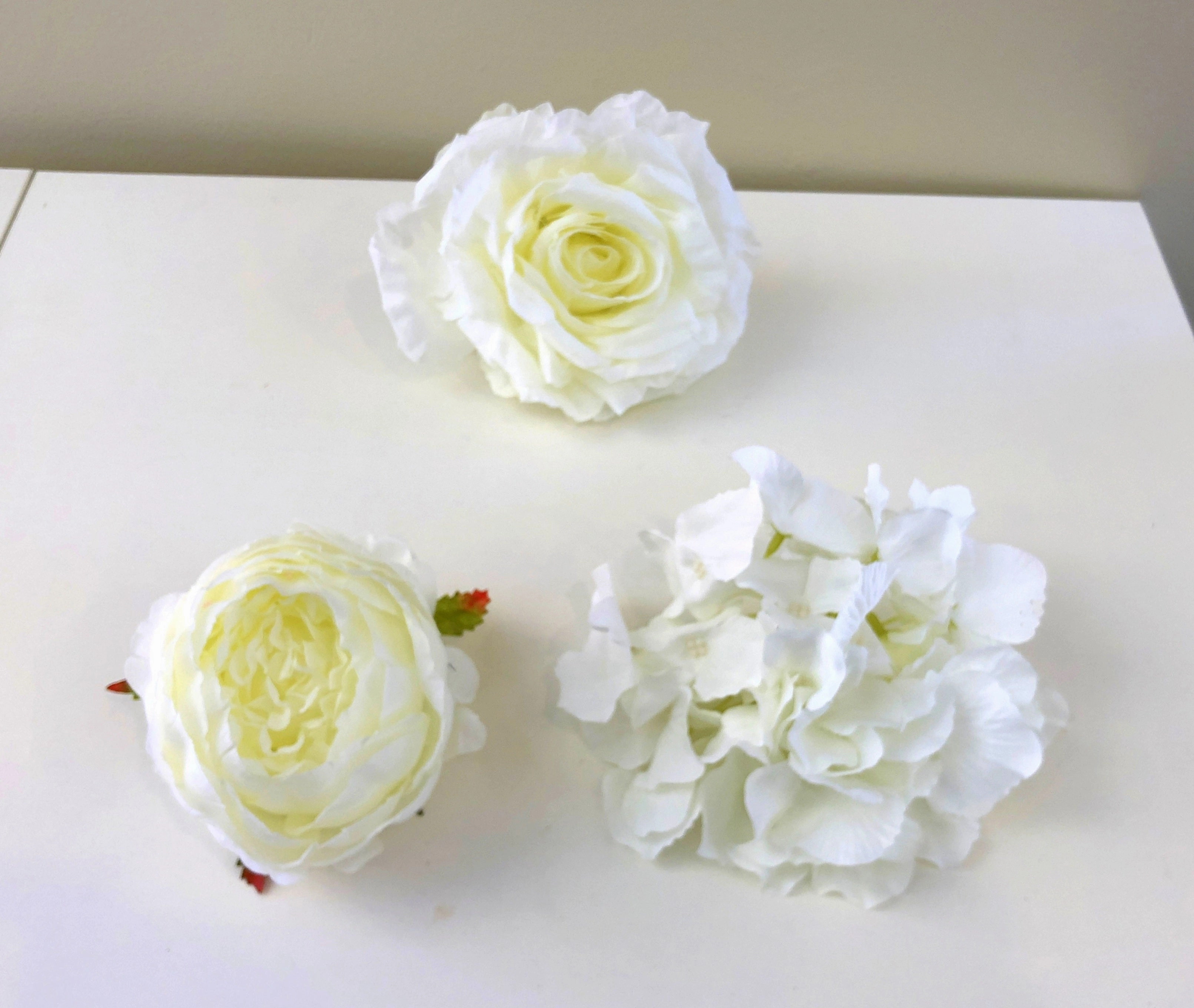 ACC0078 Premium Single Flower Head - White (Large Size)