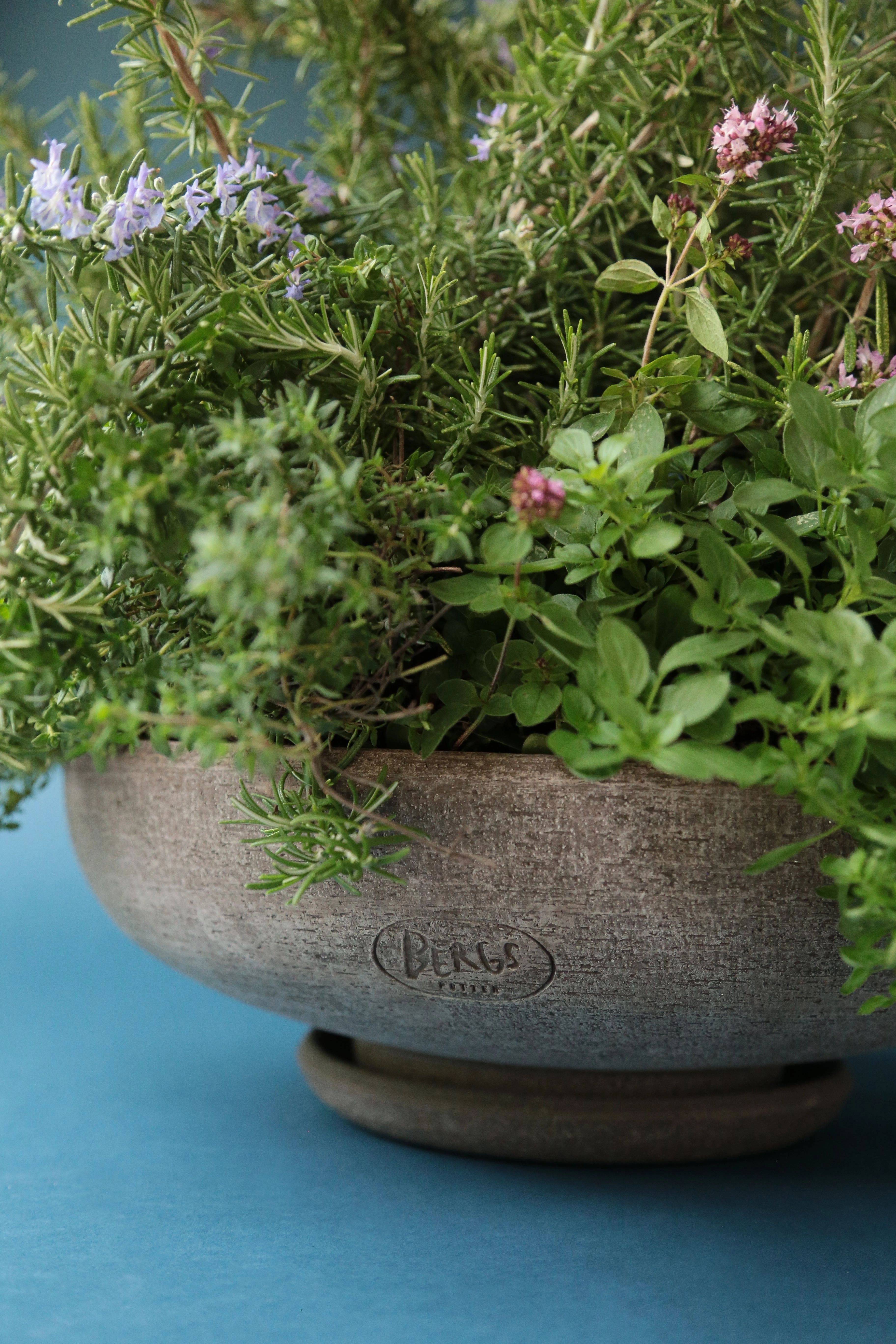 Ada Clay Bowl & Saucer Grey 40cm