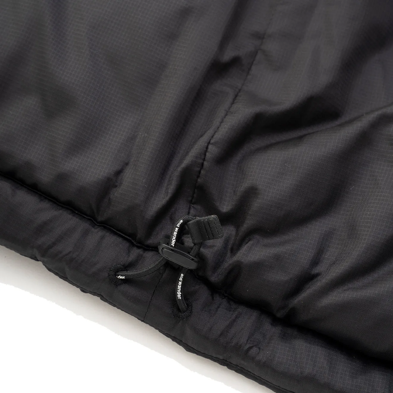 And Wander x Maison Kitsune Isolierjacke Schwarz