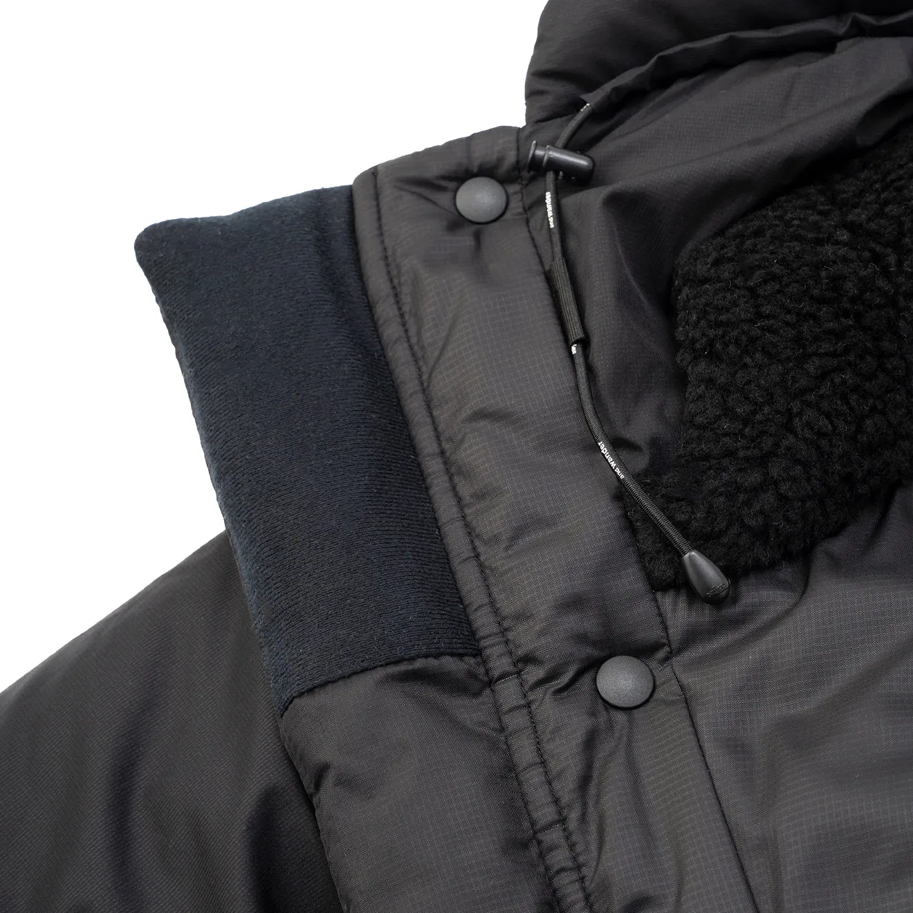 And Wander x Maison Kitsune Isolierjacke Schwarz