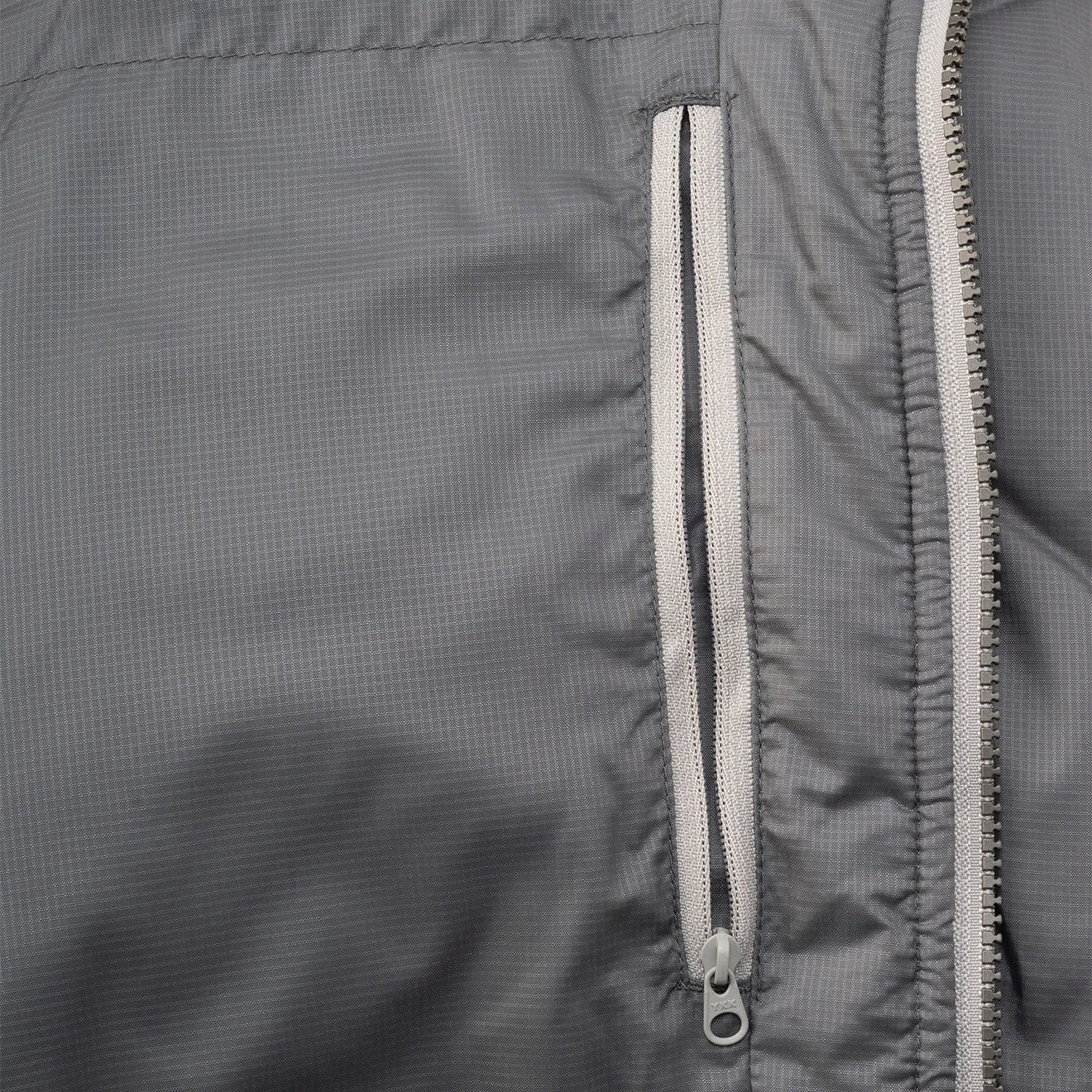 And Wander x Maison Kitsune Nordic Grenz-Isolationsjacke Beige