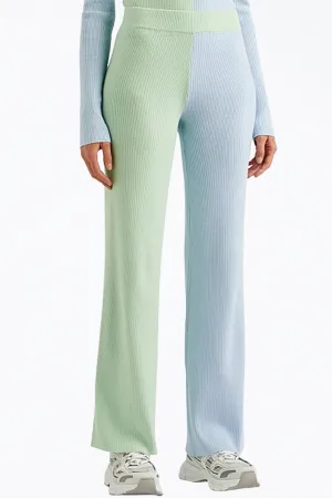 Awa Rippenstrick-Hose mit geradem Bein in Grün/Blau
