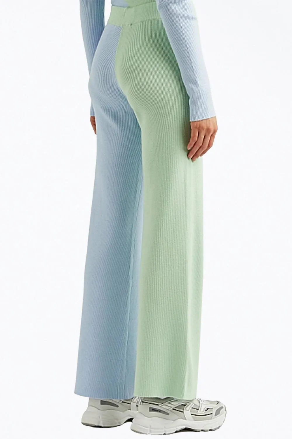 Awa Rippenstrick-Hose mit geradem Bein in Grün/Blau