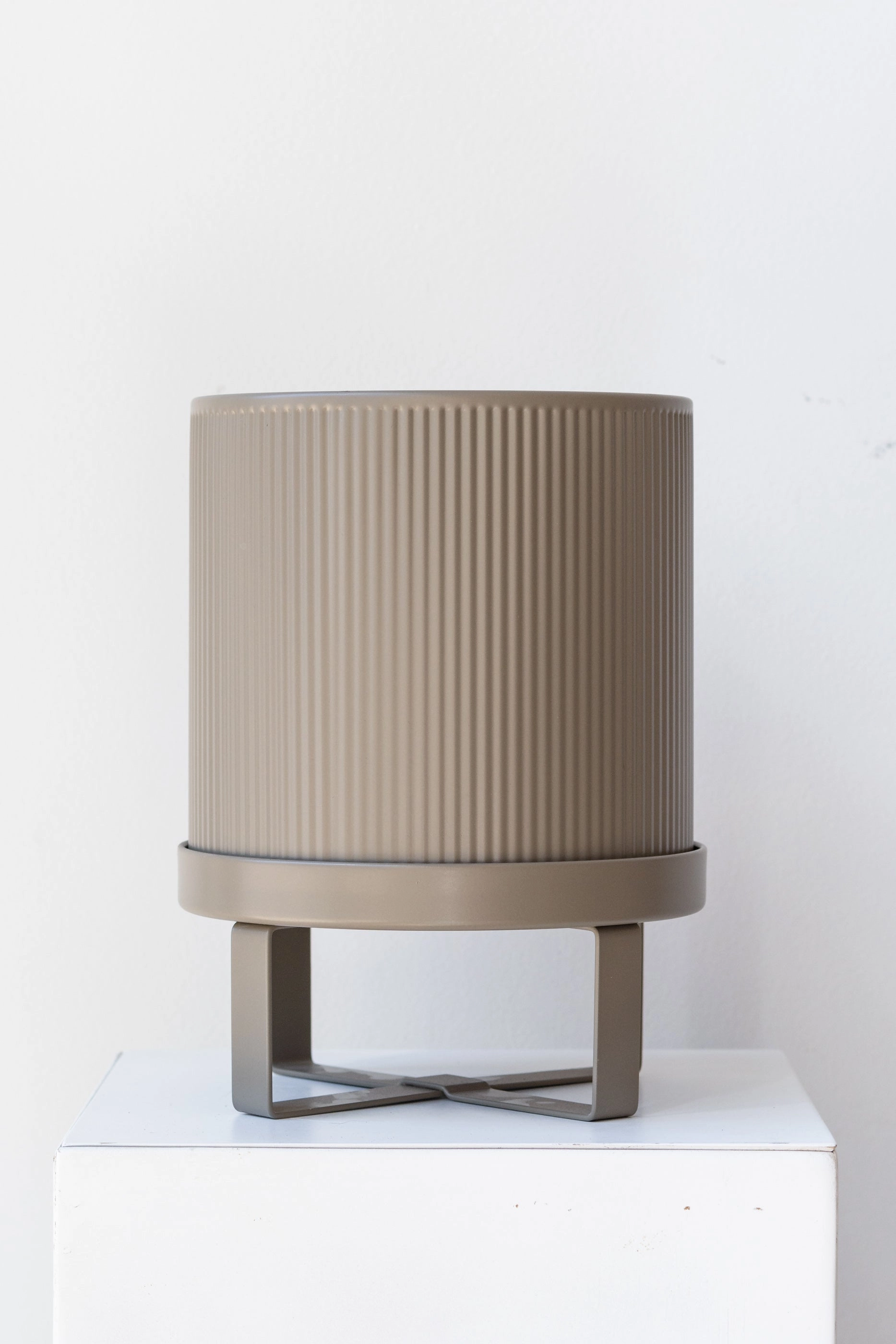 Bau Pot Warm Grey Small