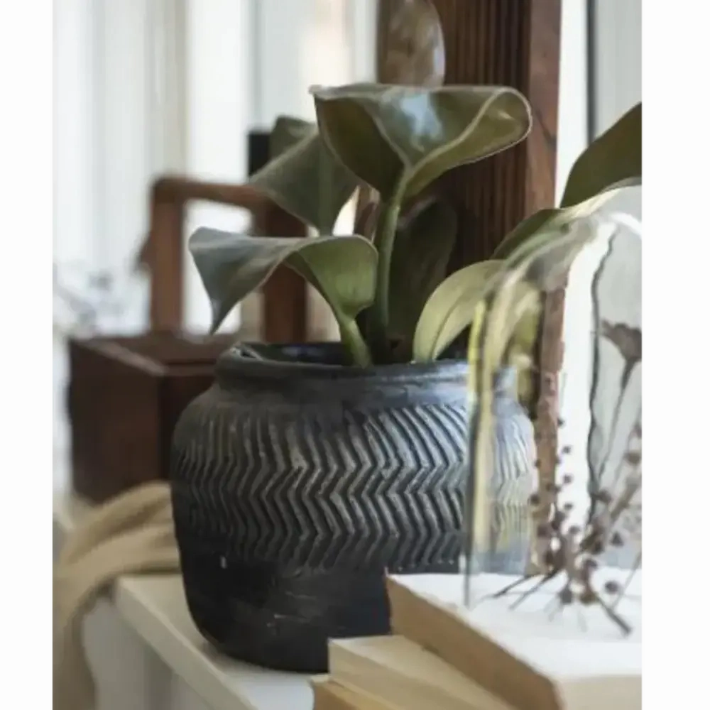 Black Cement Grooved Pot 12cm