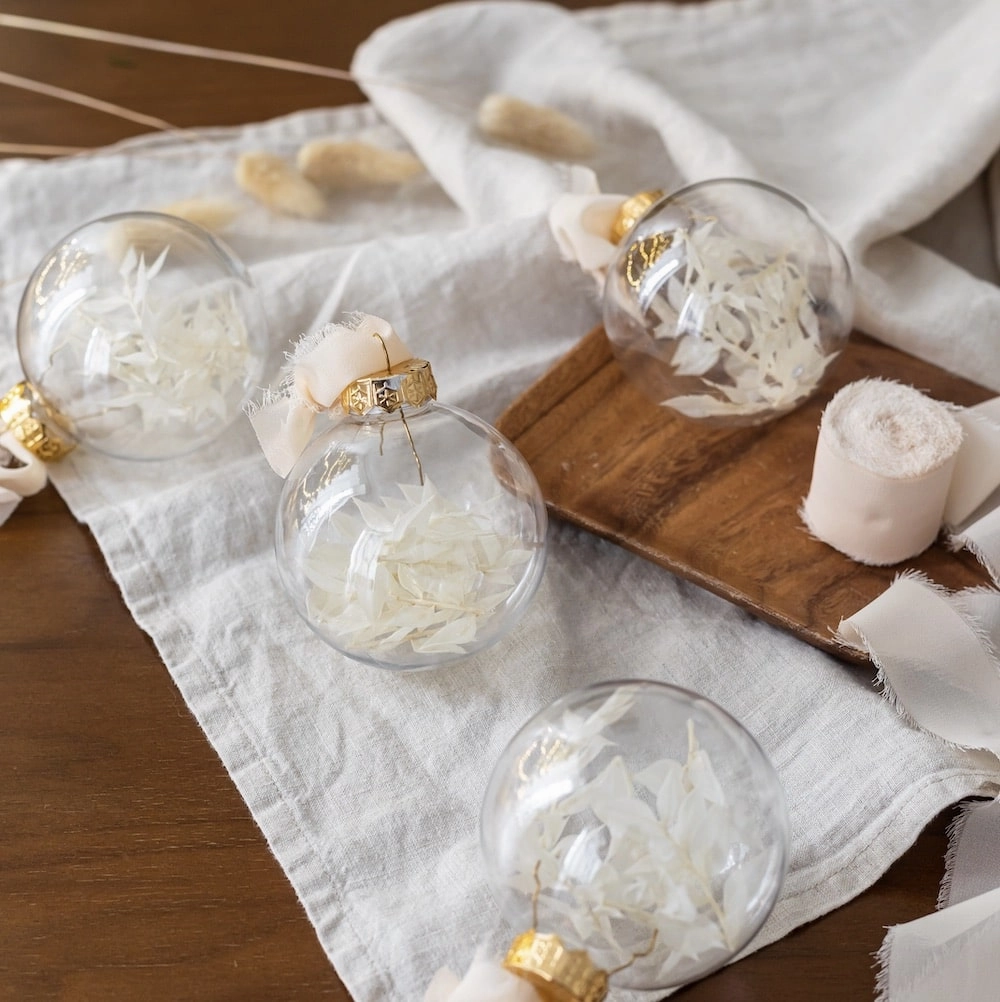 Boules de Nol blanc
