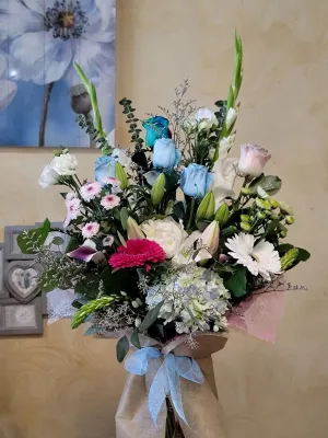 Bouquet No.11 (Photo shown is Large size. Small $110, Medium $130, Large $150 Extravagant $170 CAD),faux bloom stem 