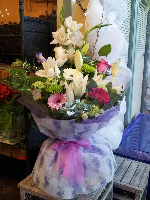 Bouquet No.17 (Photo shown is Large size. Small $90, Medium $110, Large $130 Extravagant $150 CAD),faux bloom stem 