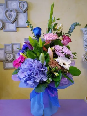 Bouquet No.21 (Photo shown is Medium size. Small $75, Medium $95, Large $115 Extravagant $135 CAD),faux bloom stem 