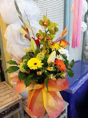 Bouquet No.29 (Photo shown is Large size. Small $75, Medium $95, Large $115 Extravagant $135 CAD),faux bloom stem 