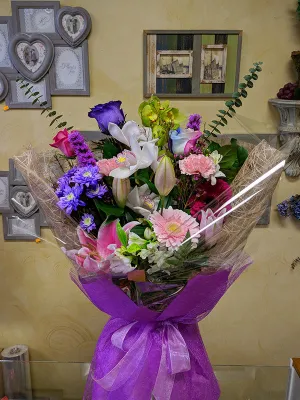 Bouquet No.3 (Photo shown is Large size. Small $110, Medium $130, Large $150 Extravagant $170 CAD),faux bloom stem 