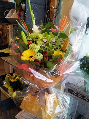 Bouquet No.33 (Photo shown is Large size. Small $70, Medium $90, Large $110 Extravagant $130 CAD),faux bloom stem 