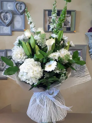 Bouquet No.6 (Photo shown is Large size. Small $70, Medium $90, Large $110 Extravagant $130 CAD),faux bloom stem 