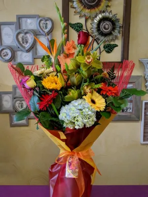 Bouquet No.9 (Photo shown is Large size. Small $70, Medium $90, Large $110 Extravagant $130 CAD),faux bloom stem 