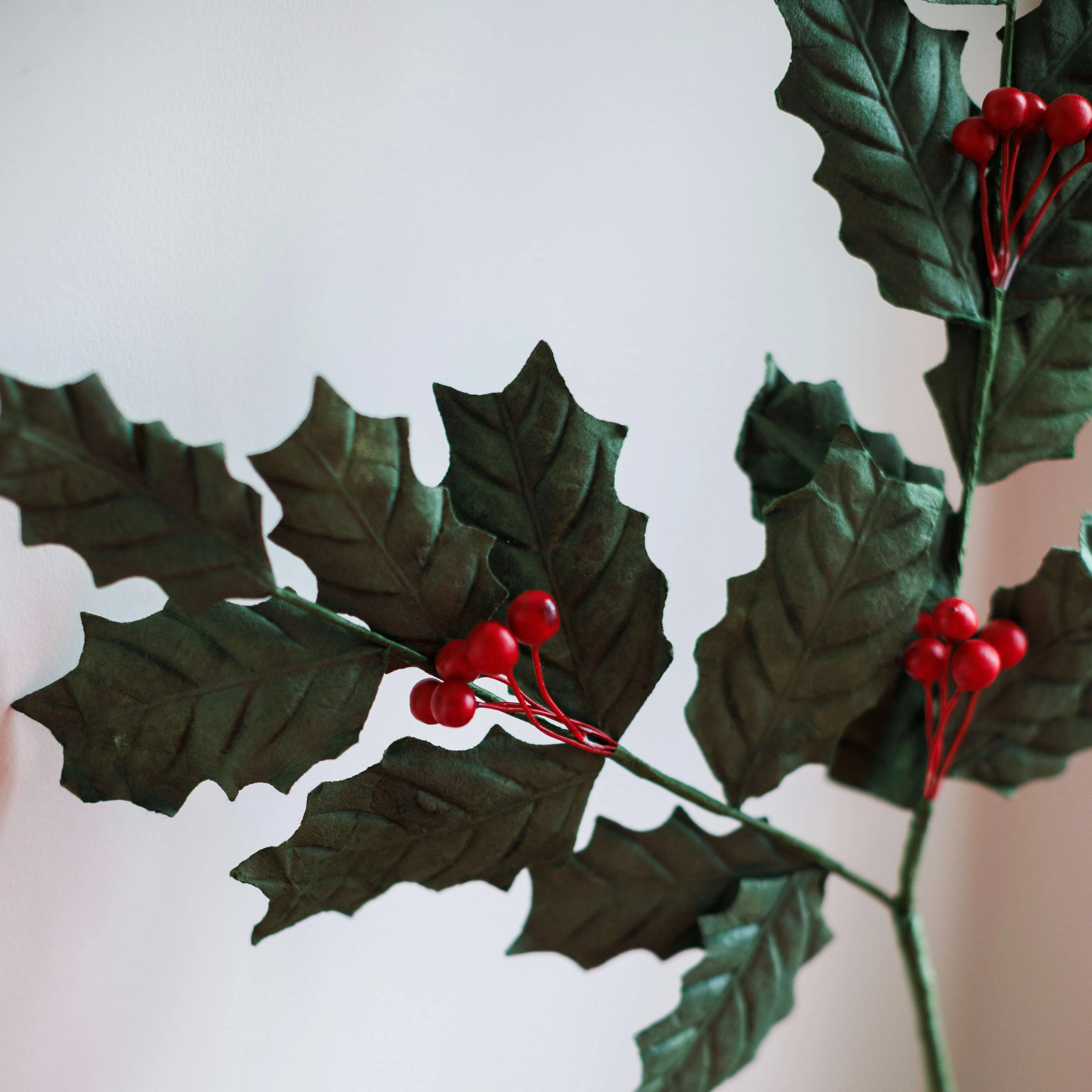 Branche de houx en papier
