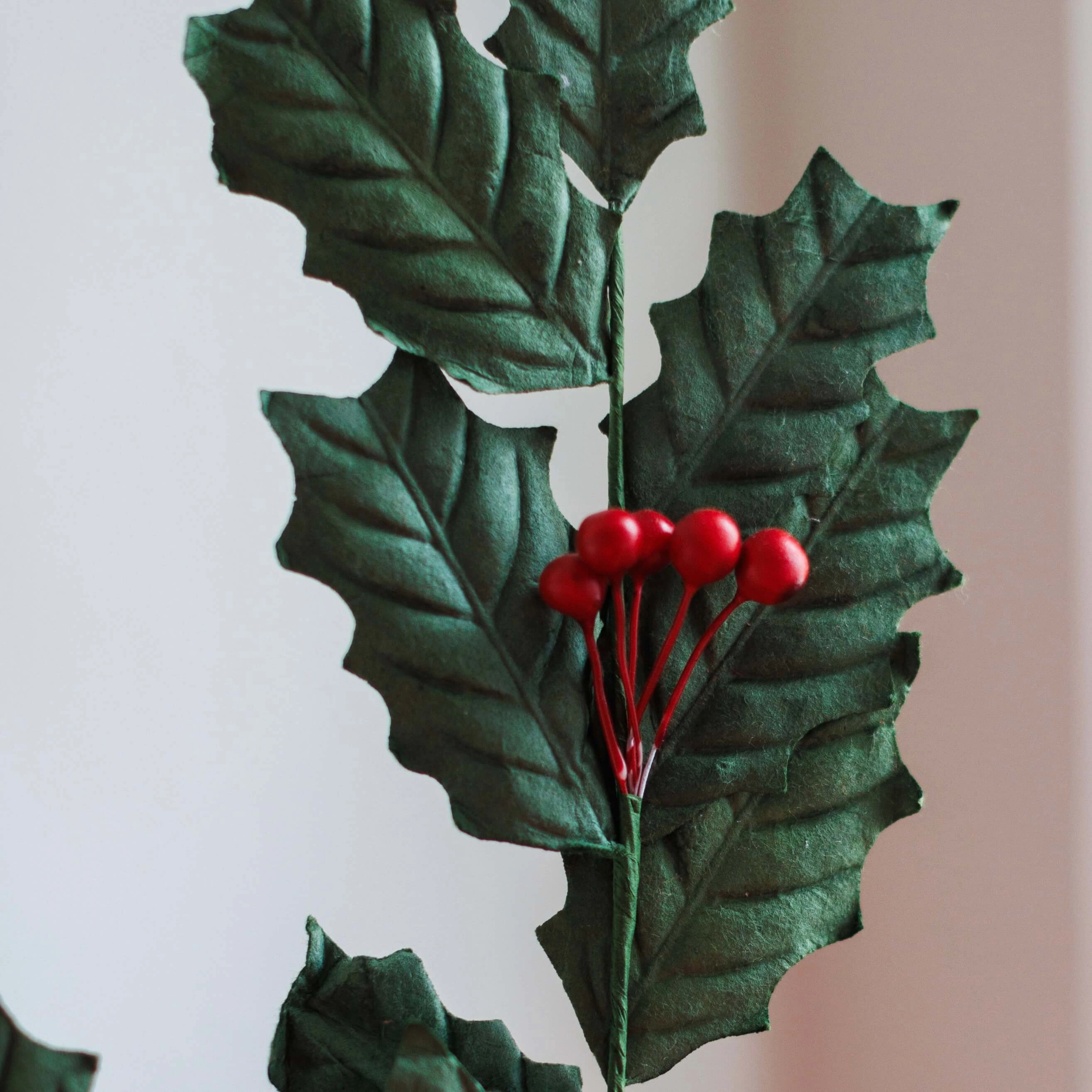 Branche de houx en papier