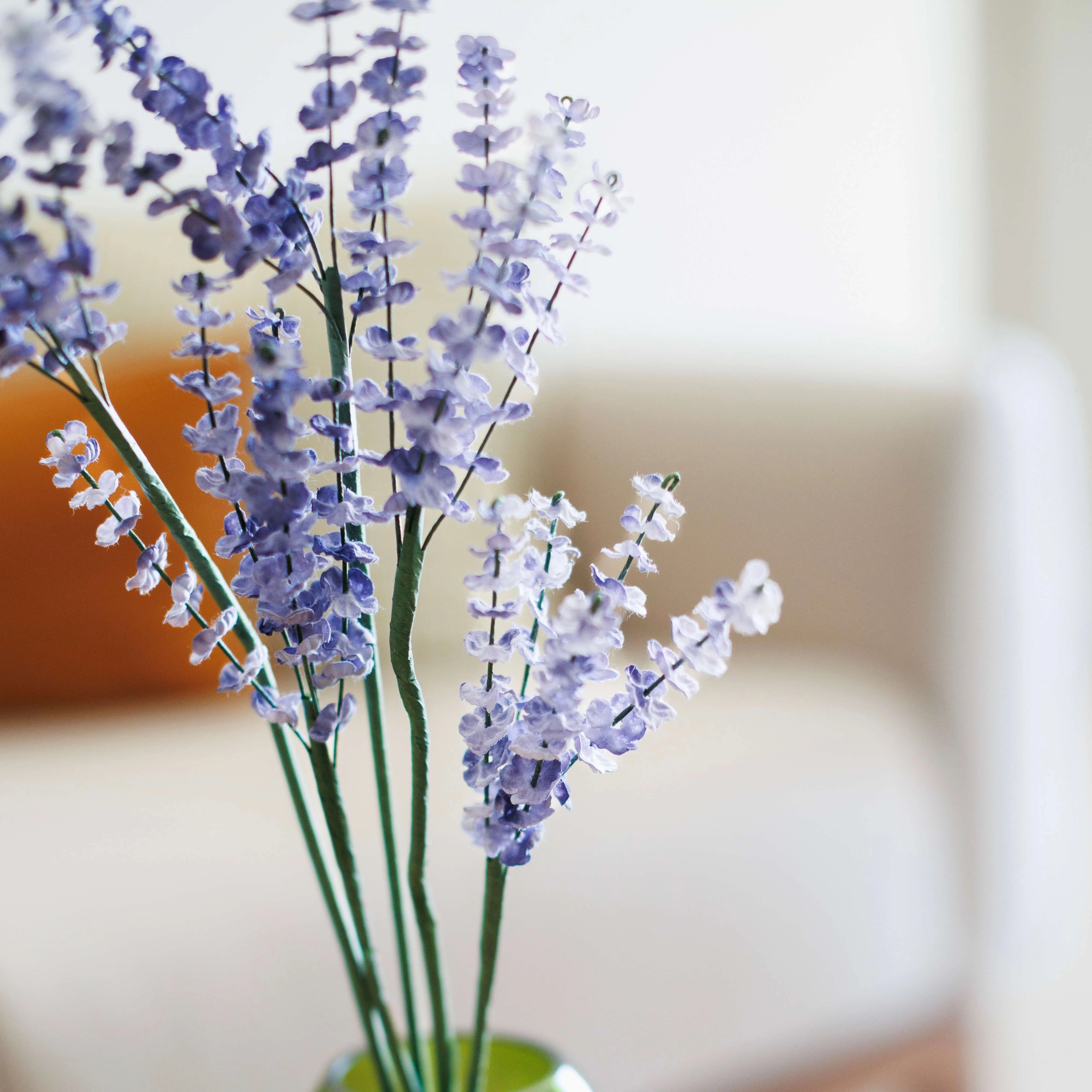Brins d'astilbe en papier violet
