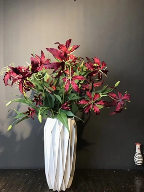 Burgundy Gloriosa fire Lily Artificial flowers realistic flower bouquet  