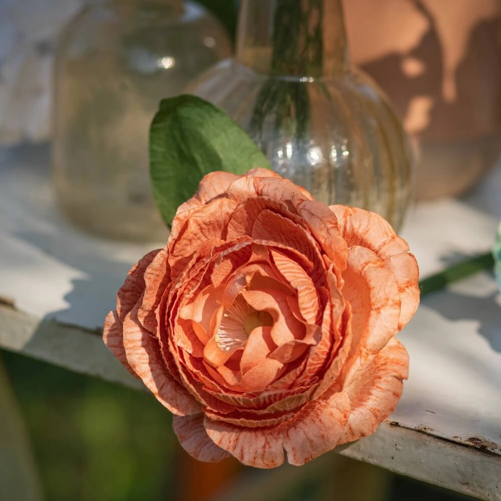 Camlia en papier orange