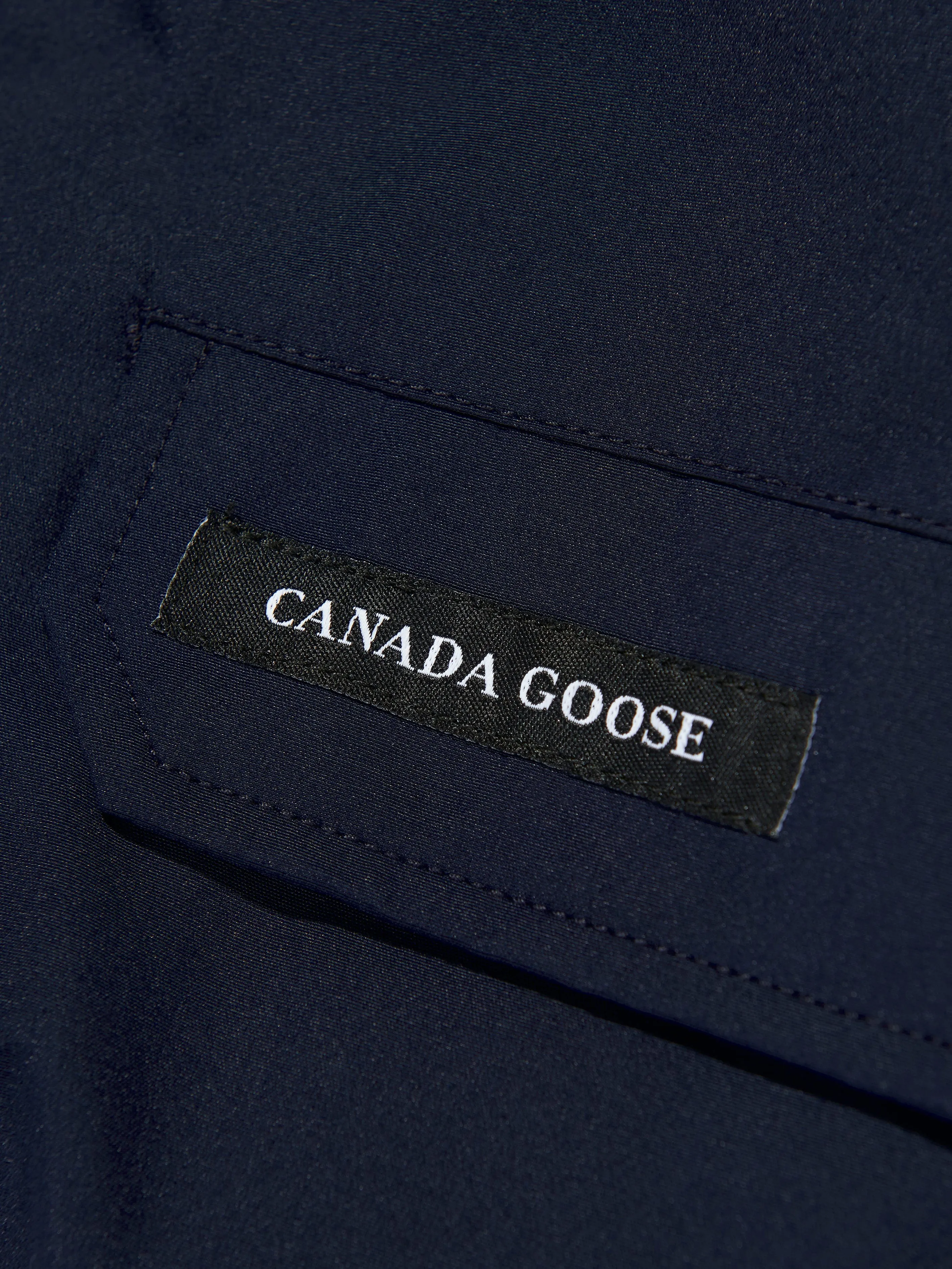 Canada Goose Kids Chilliwack Bomber in Marineblau