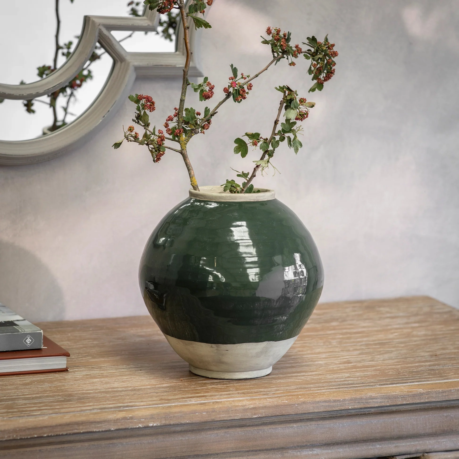 Carlingford Rounded Green Urn 27cm,hand-painted ceramic vase