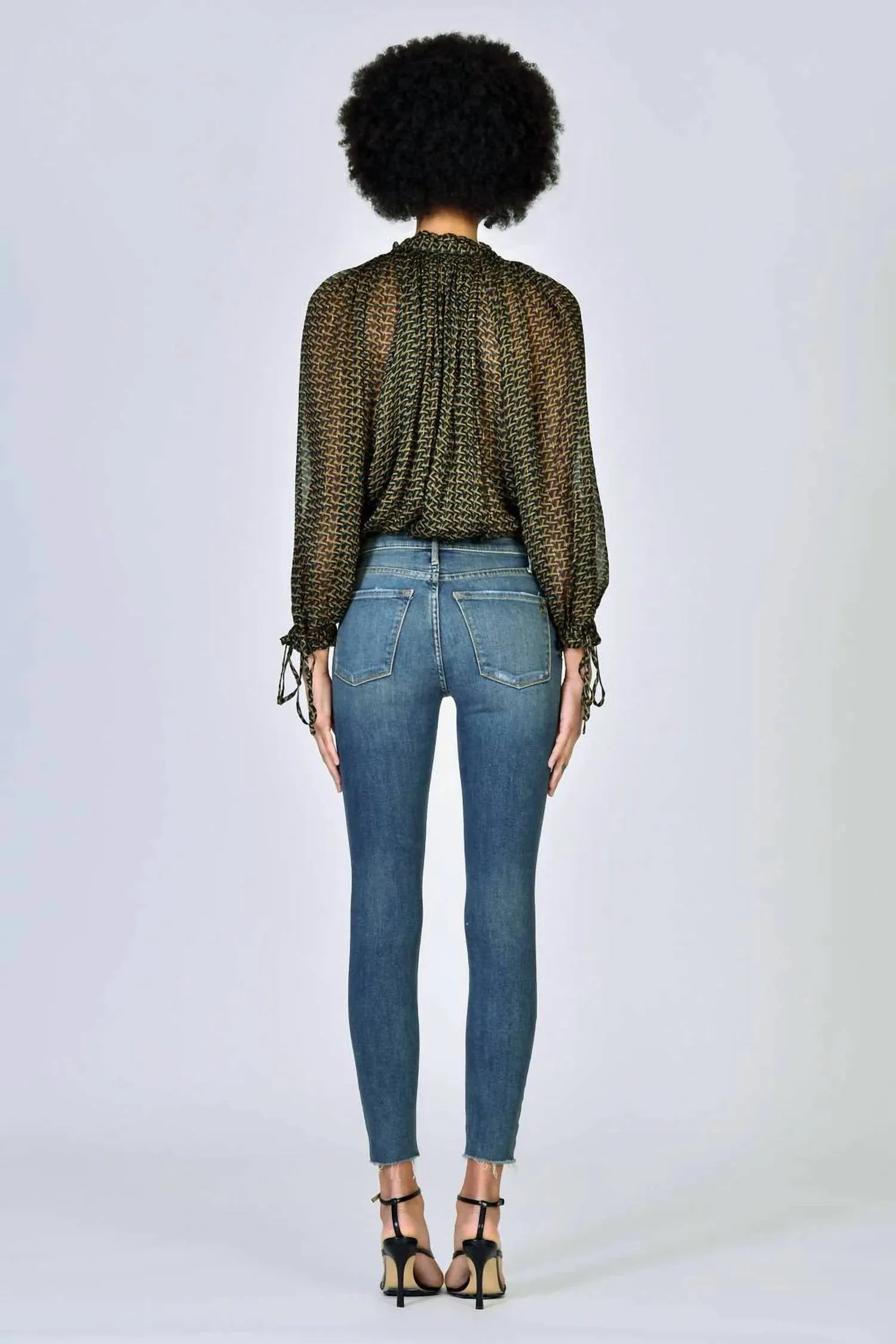Carmen Knöchel-Ausfransung Jeans im Kuss-Look auf Chic