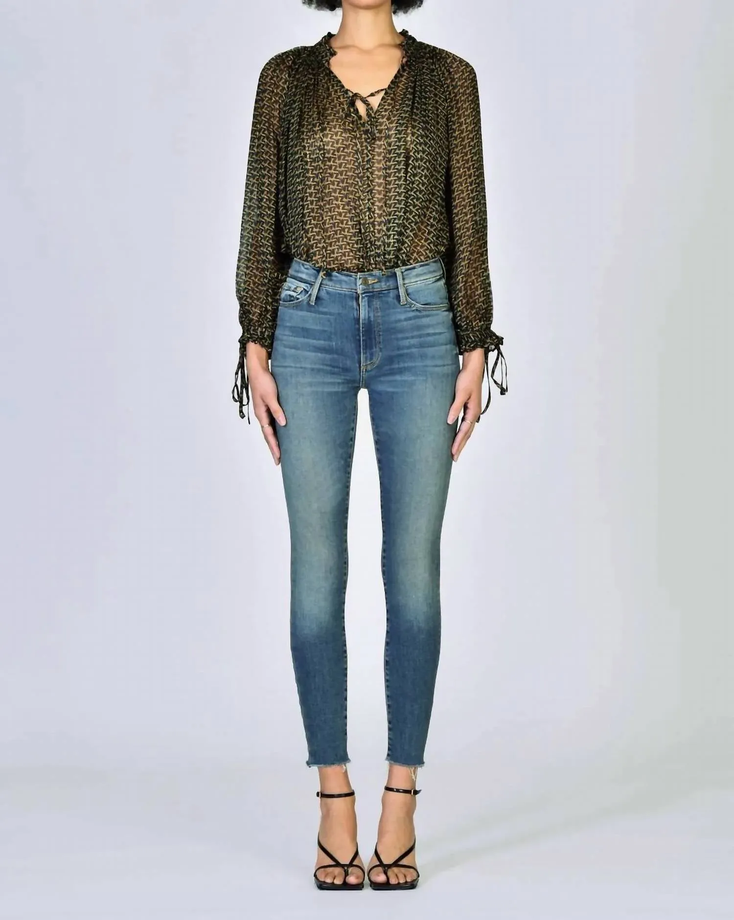 Carmen Knöchel-Ausfransung Jeans im Kuss-Look auf Chic