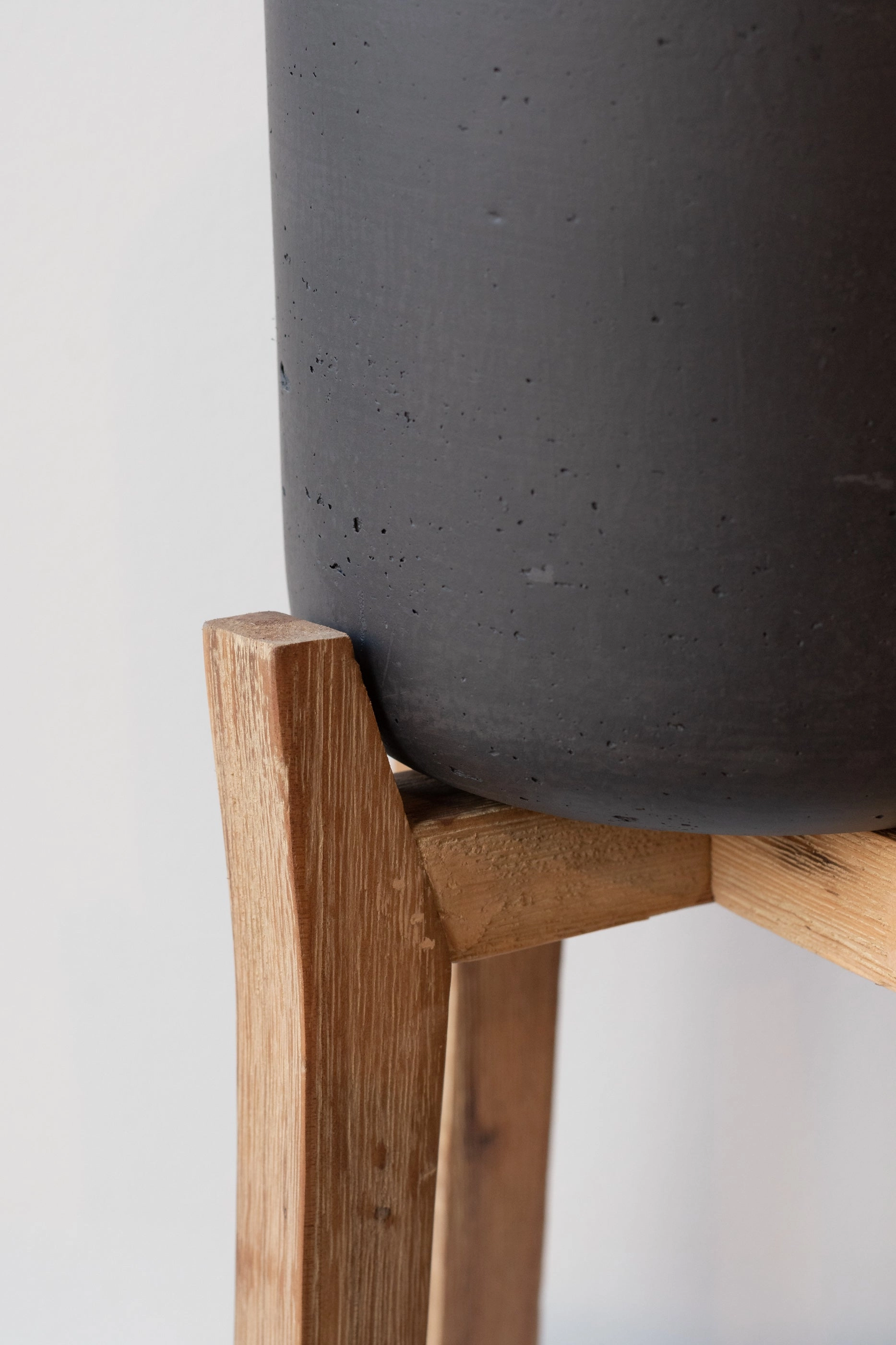 Charlie Pot & High Stand Black Washed Medium