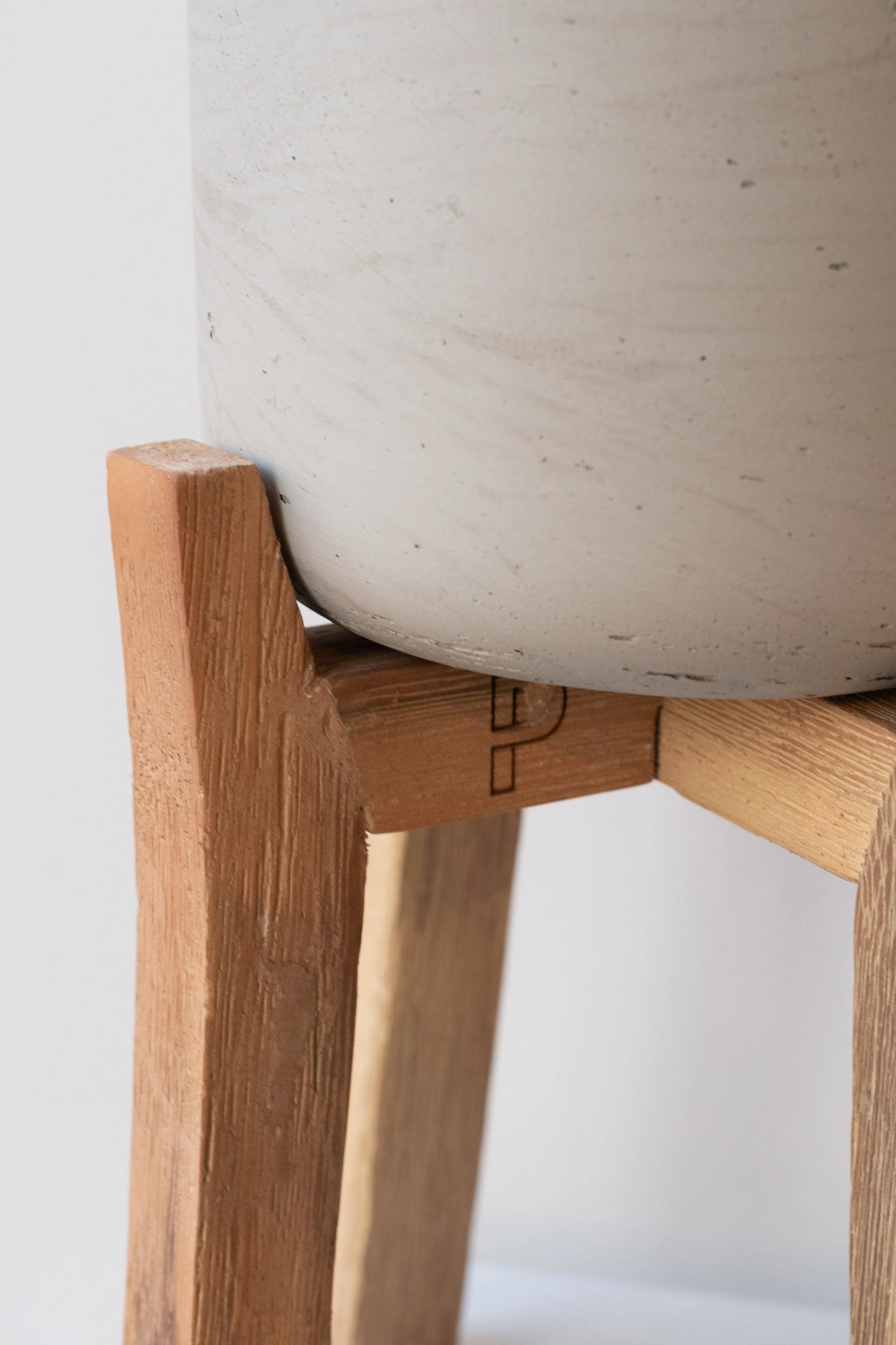 Charlie Pot & High Stand Grey Washed Medium