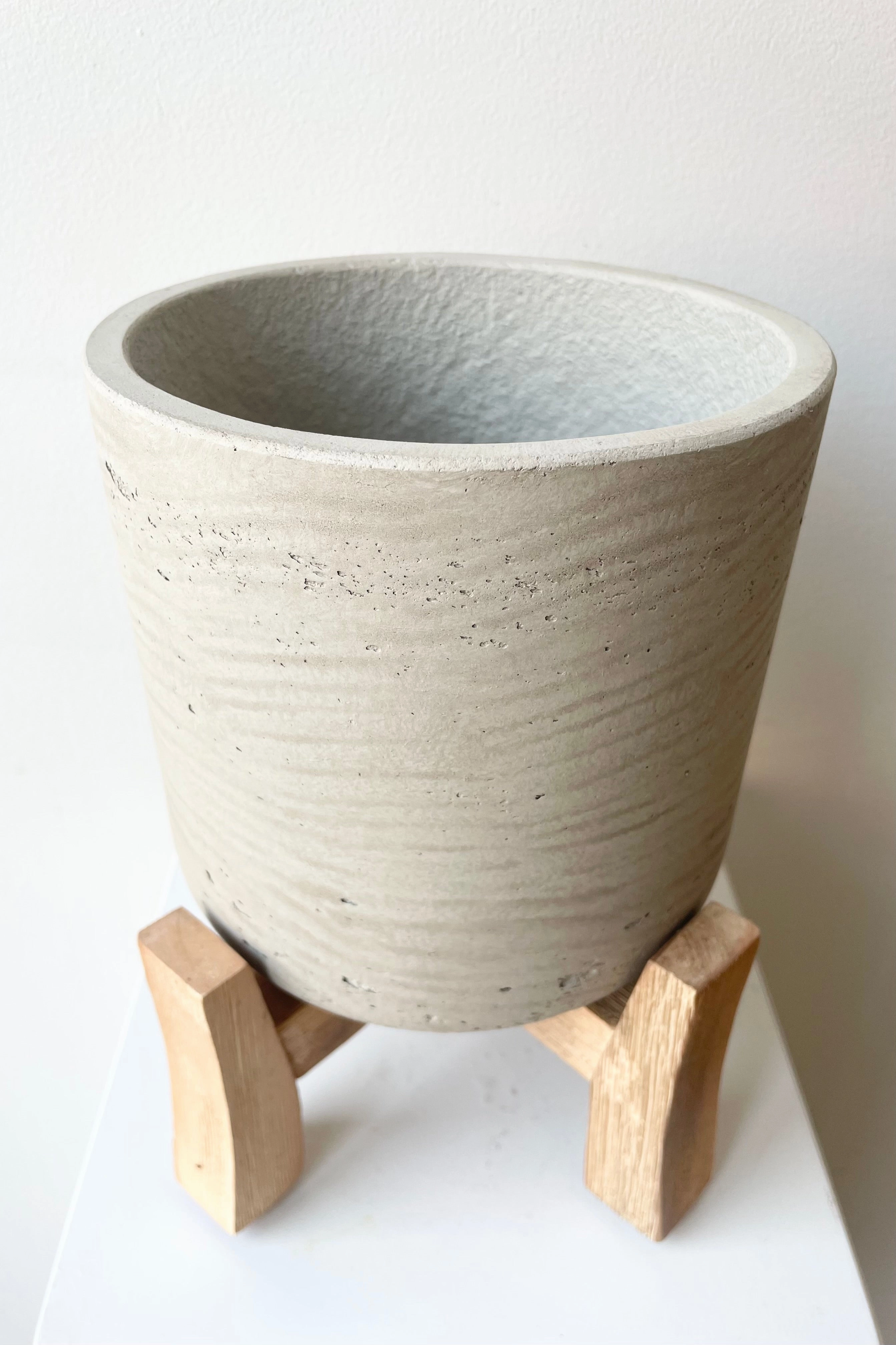 Charlie Pot & Low Stand Grey Washed Medium