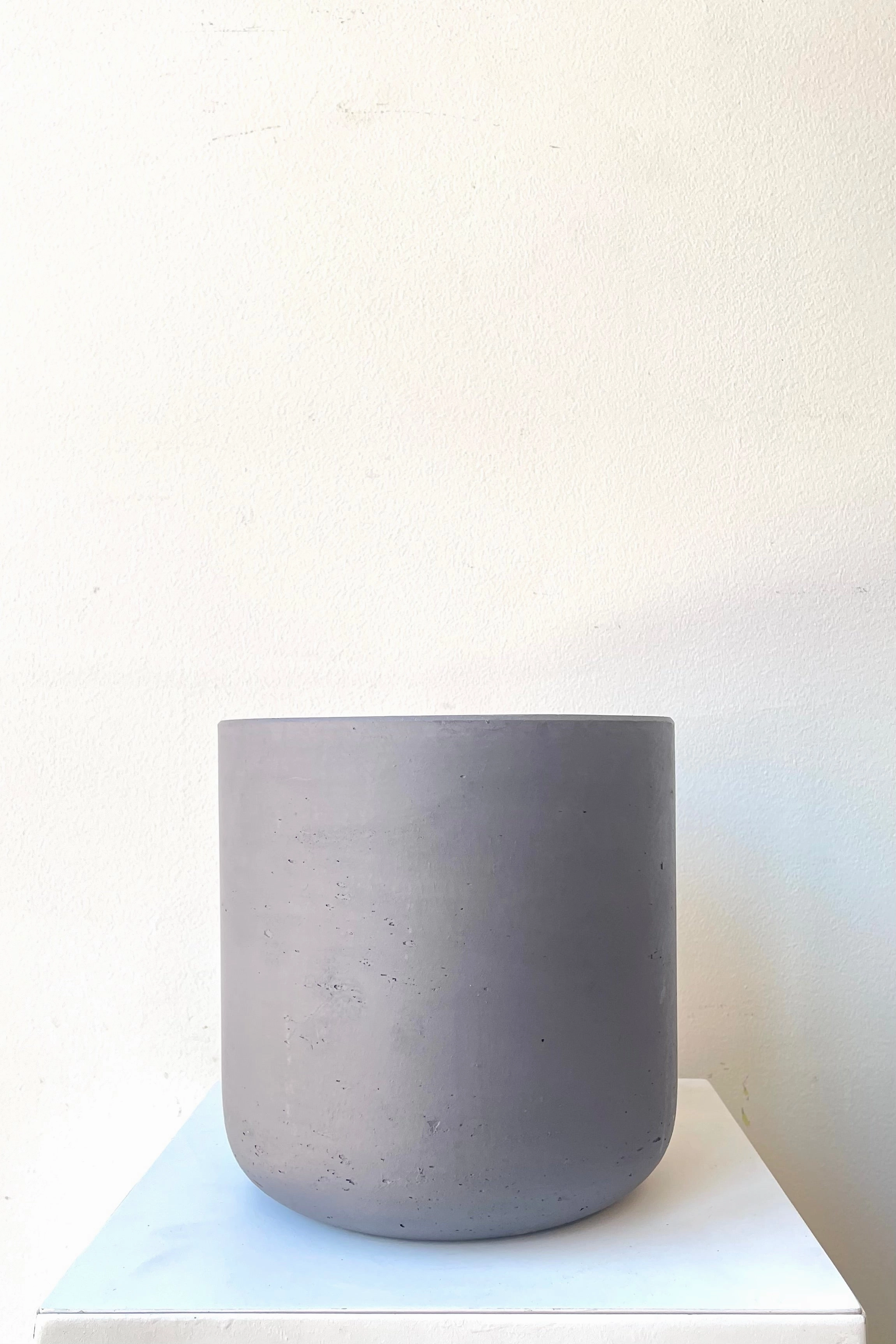 Charlie Pot Black Washed Medium,indoor flower container