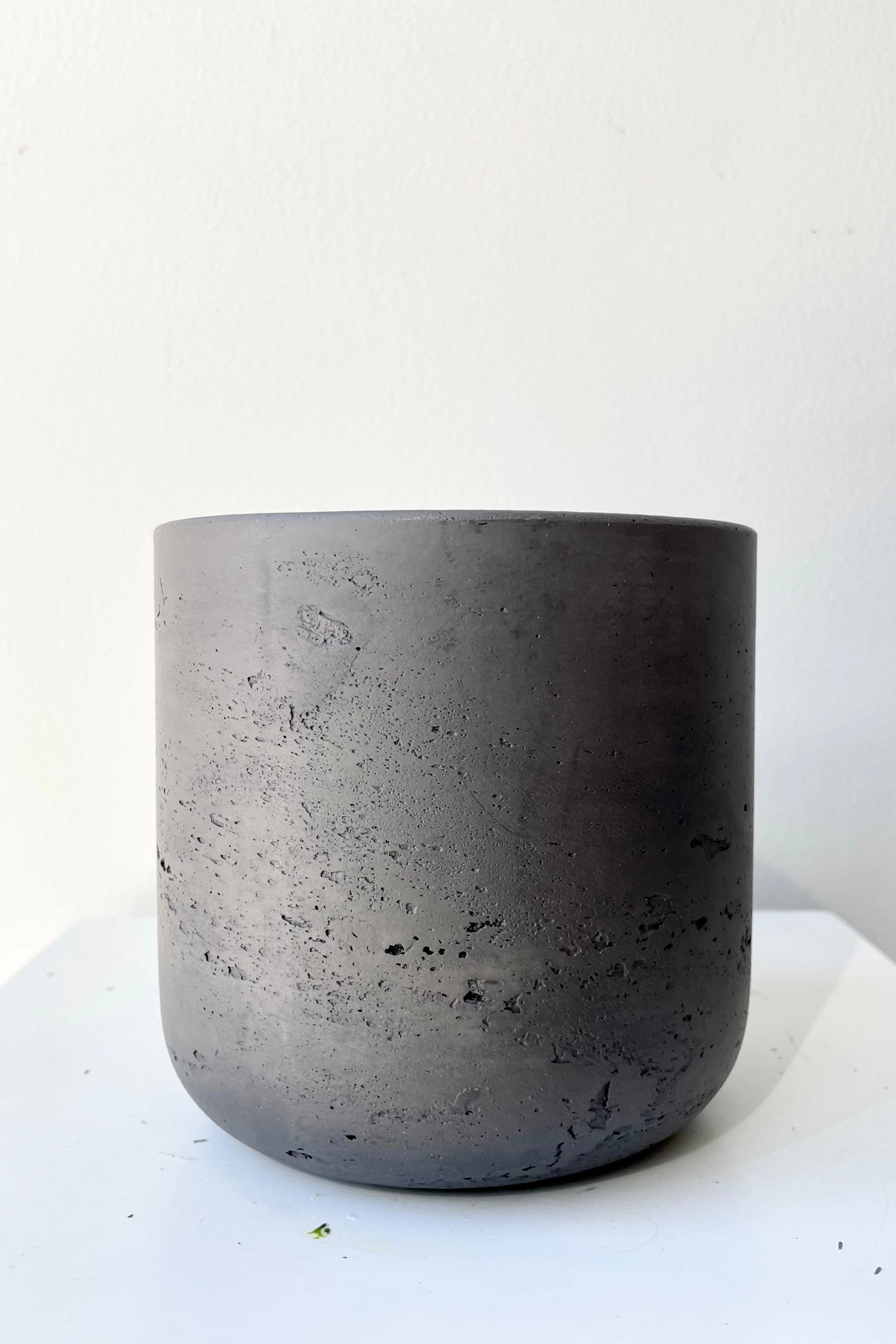 Charlie Pot Black Washed XS,indoor flower container
