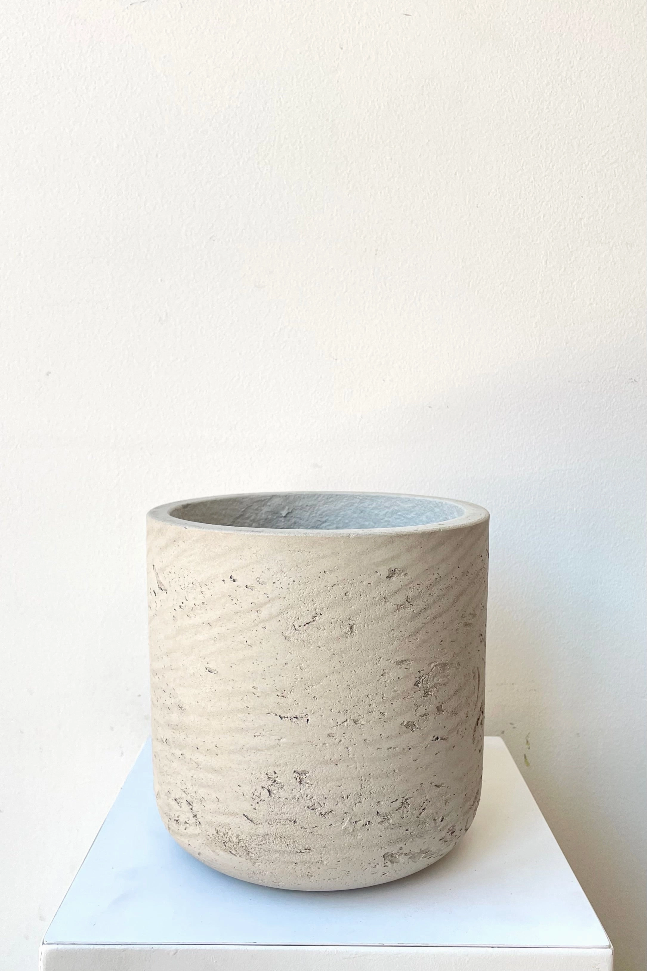Charlie Pot Grey Washed Medium