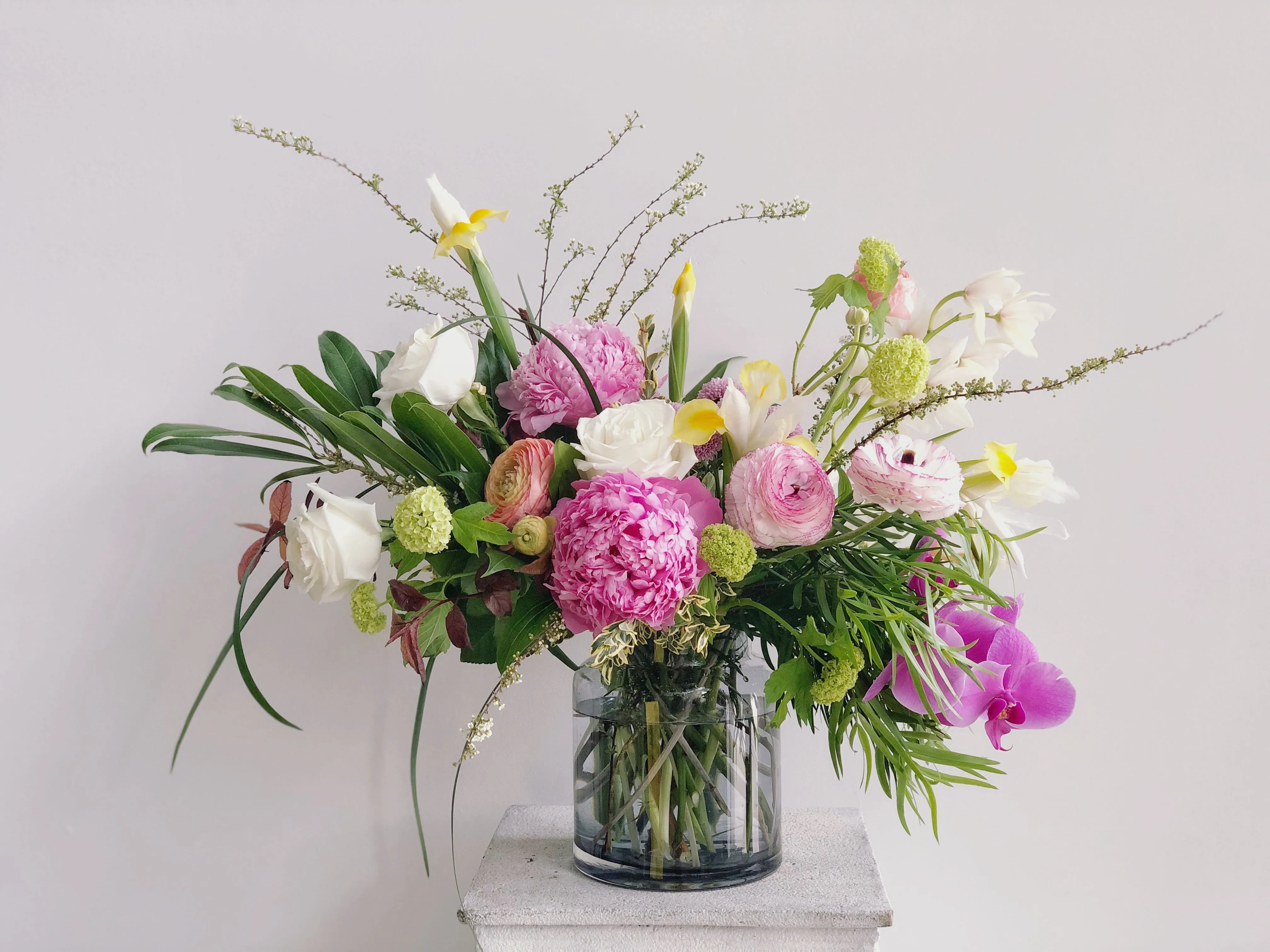 Charming Spring,realistic flower bouquet 
