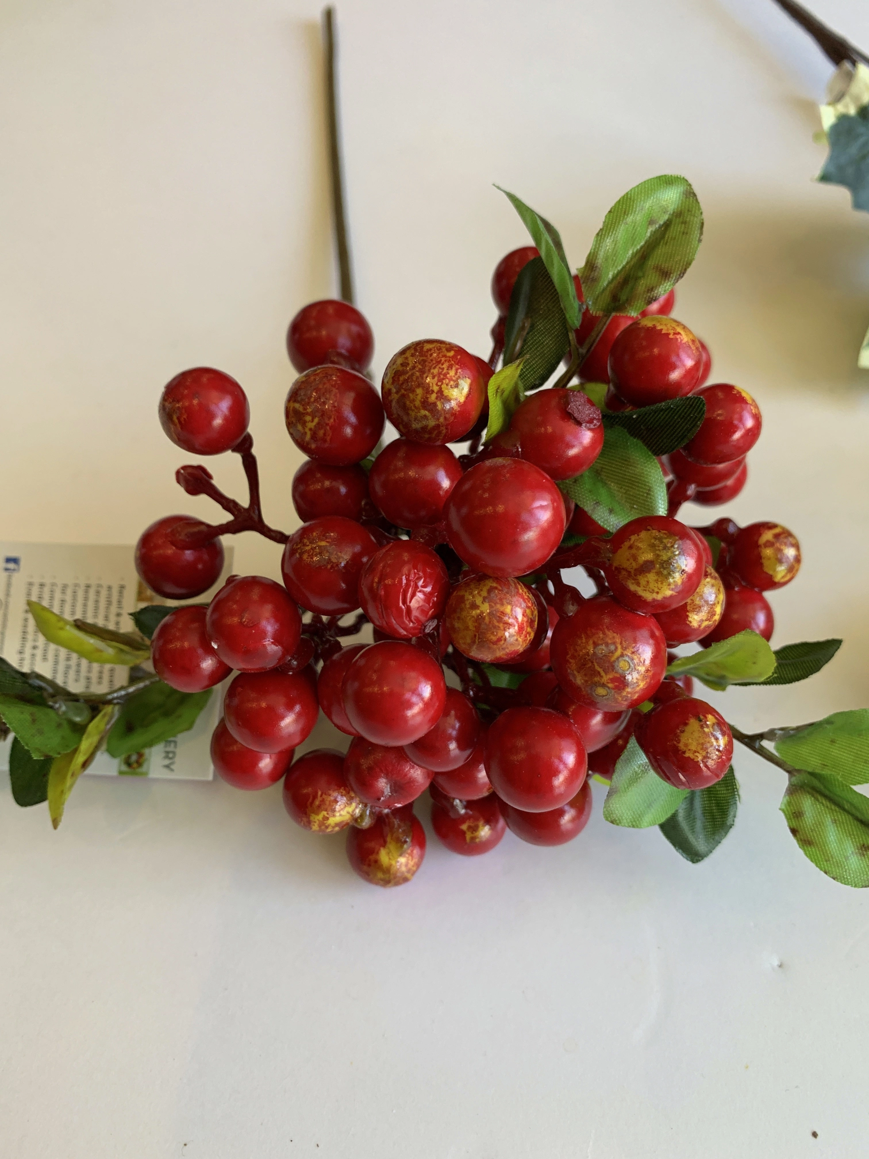 Christmas Holly Foliage 80cm (LEA0086) & Red Berries 33cm (F0165)