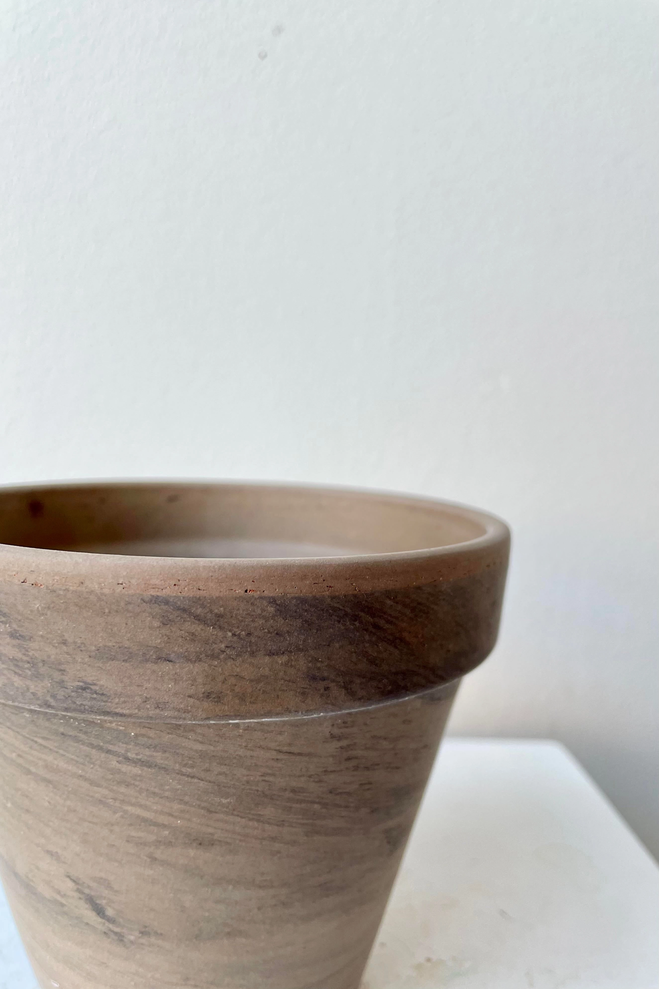 Clay Pot Dark Basalt 4"