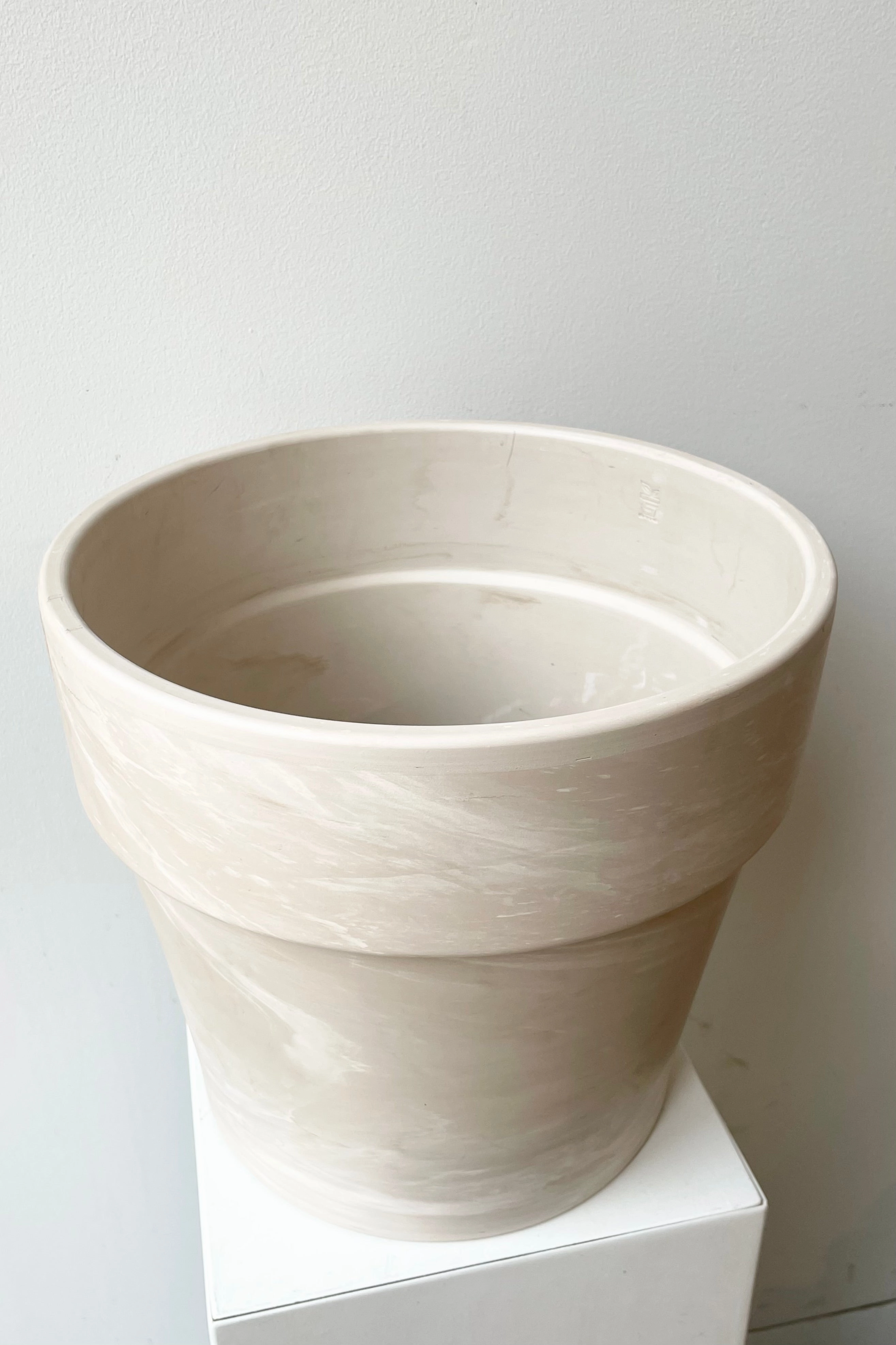 Clay Pot Granite 12"