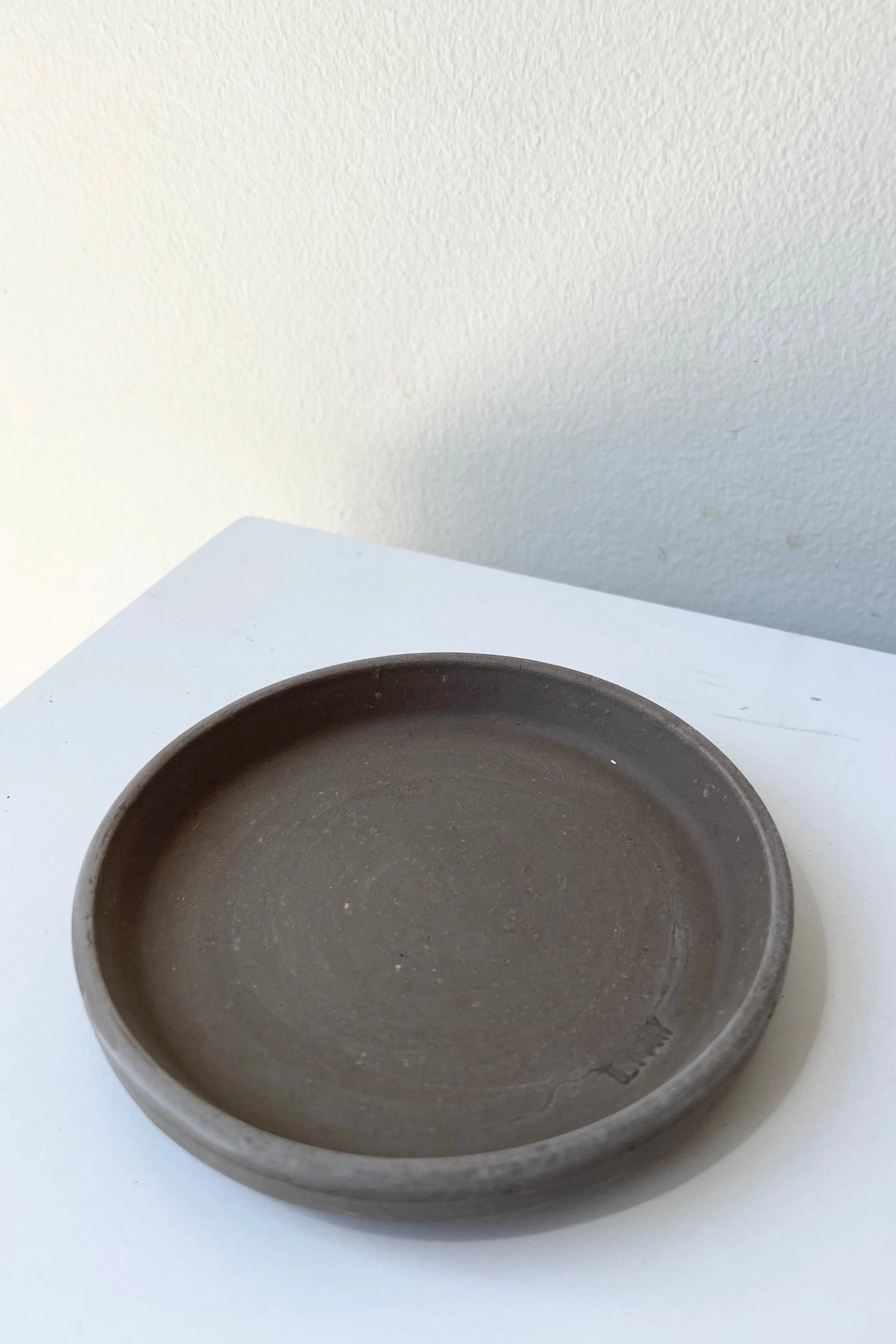 Clay Saucer dark basalt to fit 4"