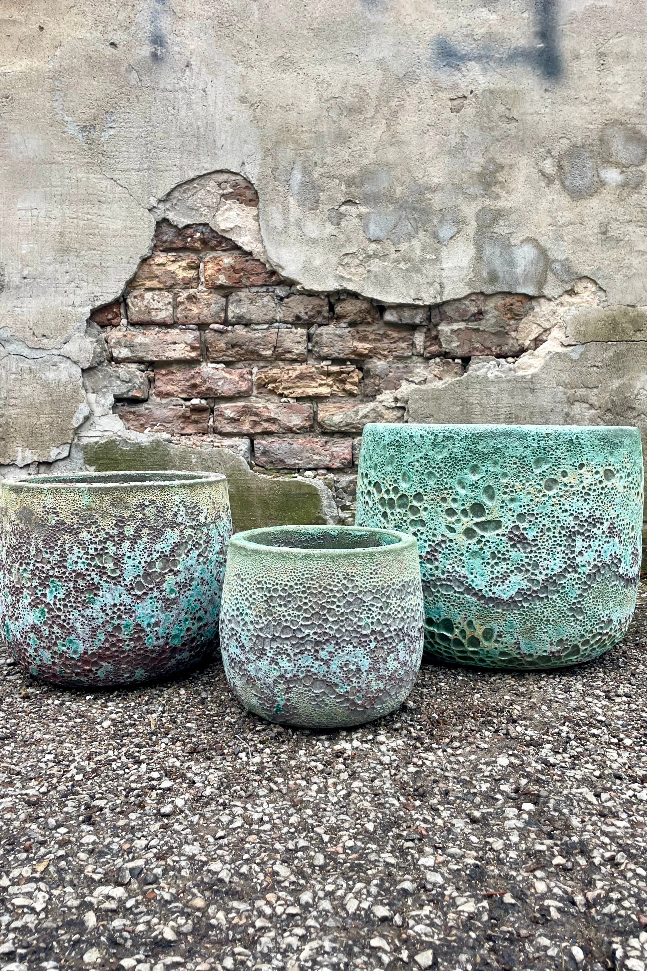 Coarse Terra-cotta Planter Volcano Finish Small