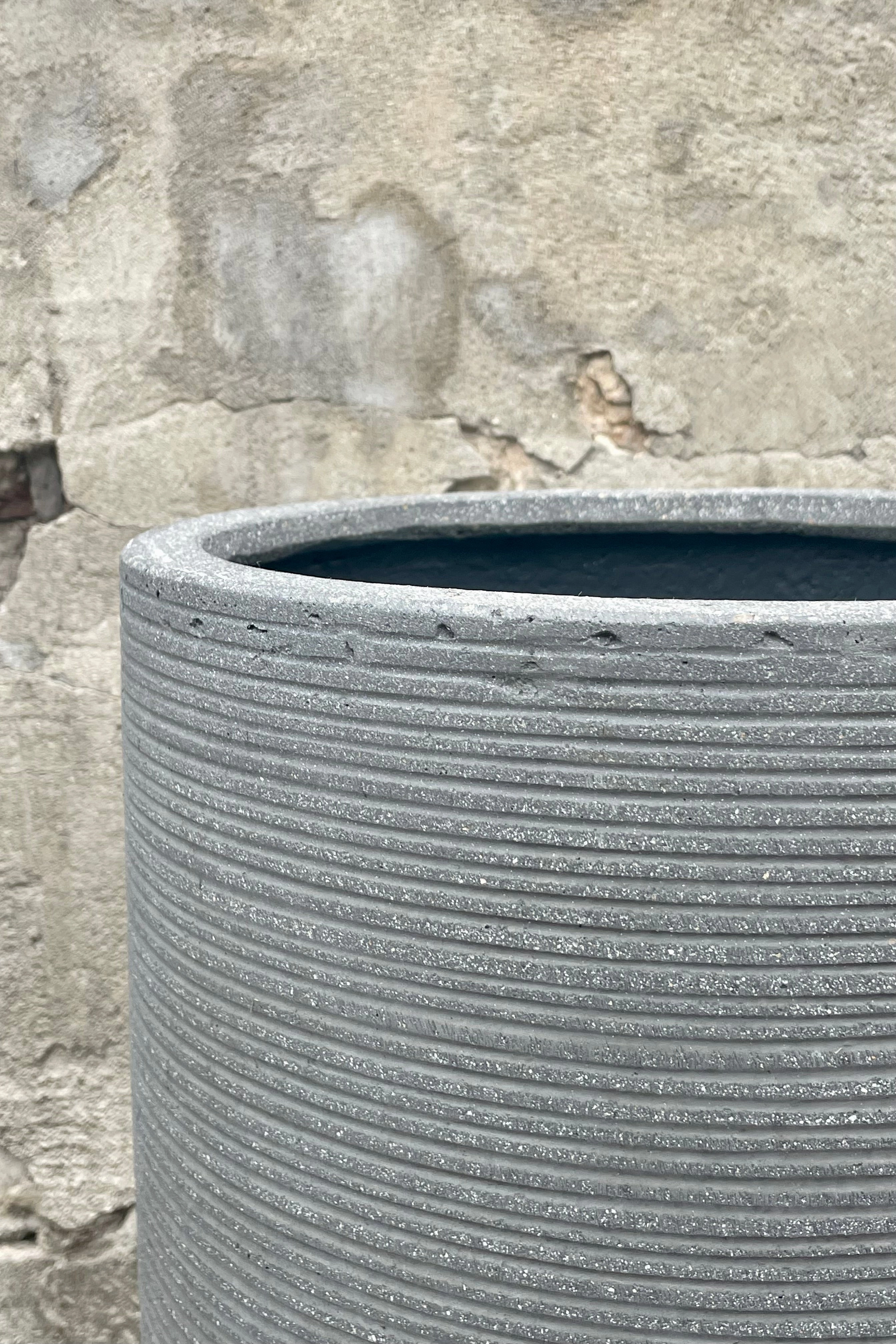 Cody High Pot Horizontal Ridged Dark Grey Medium