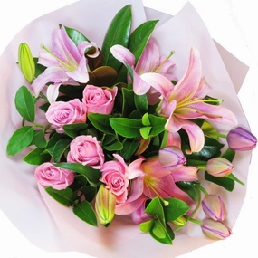 Copenhagen,realistic flower bouquet 