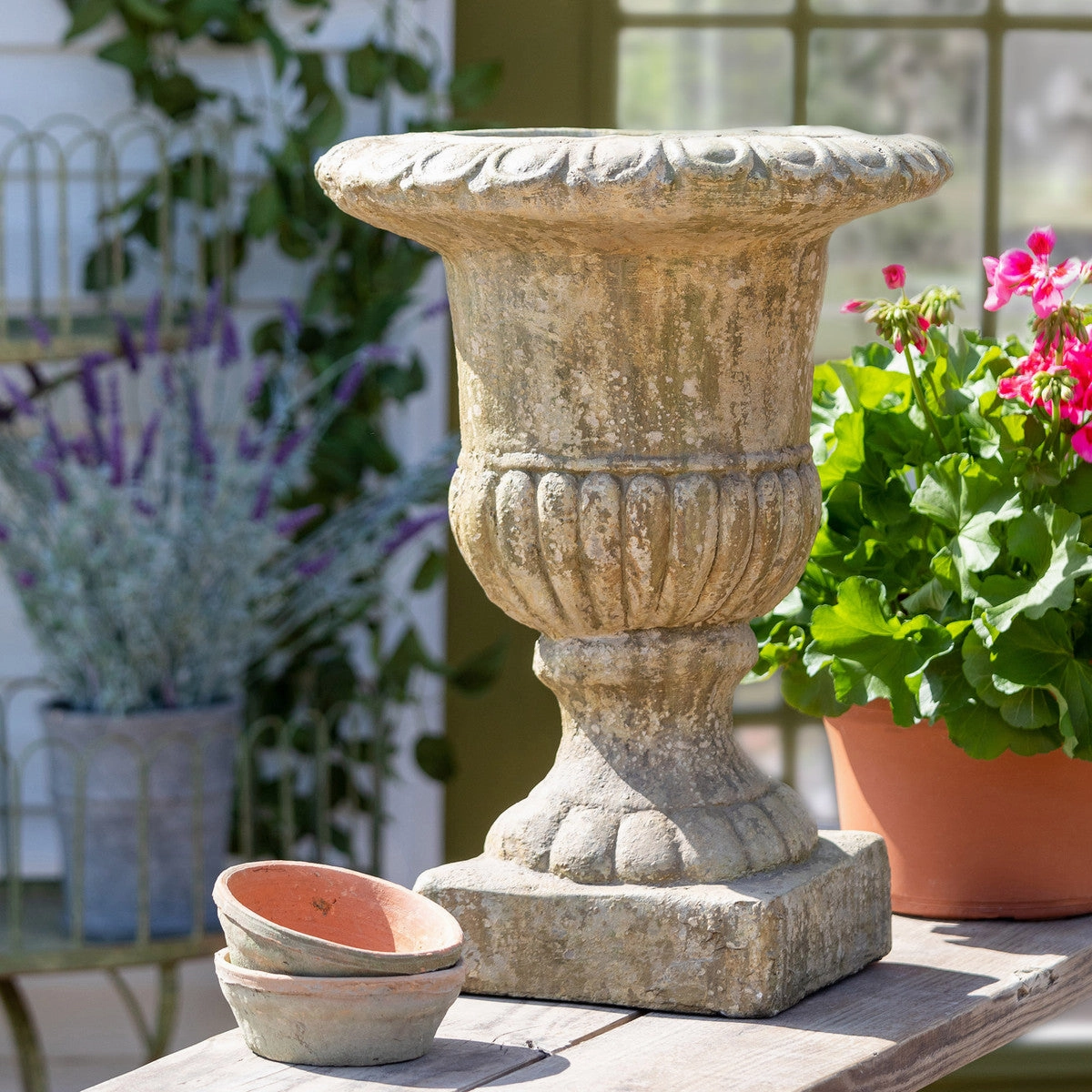 Courtyard Garden Urn with Base,classic ceramic flowerpot