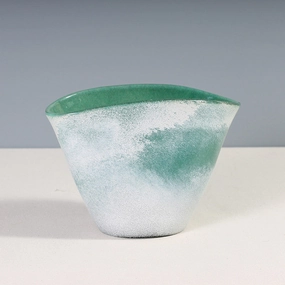 Crest Vase,hand-painted ceramic vase