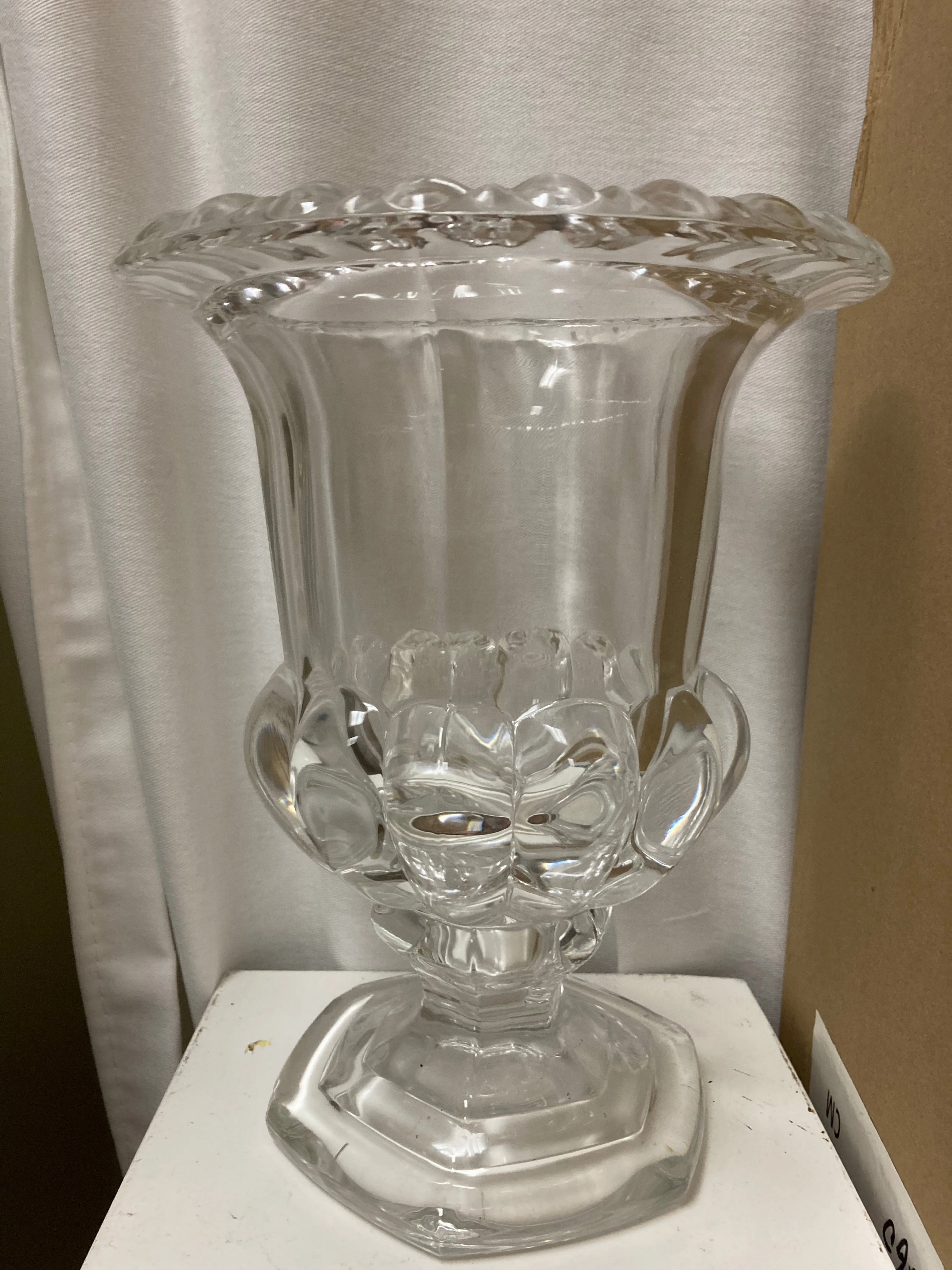 Crystal Medium Urn vase 9.5H