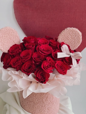 Cuddly Rose Hatbox,mother's day bouquet