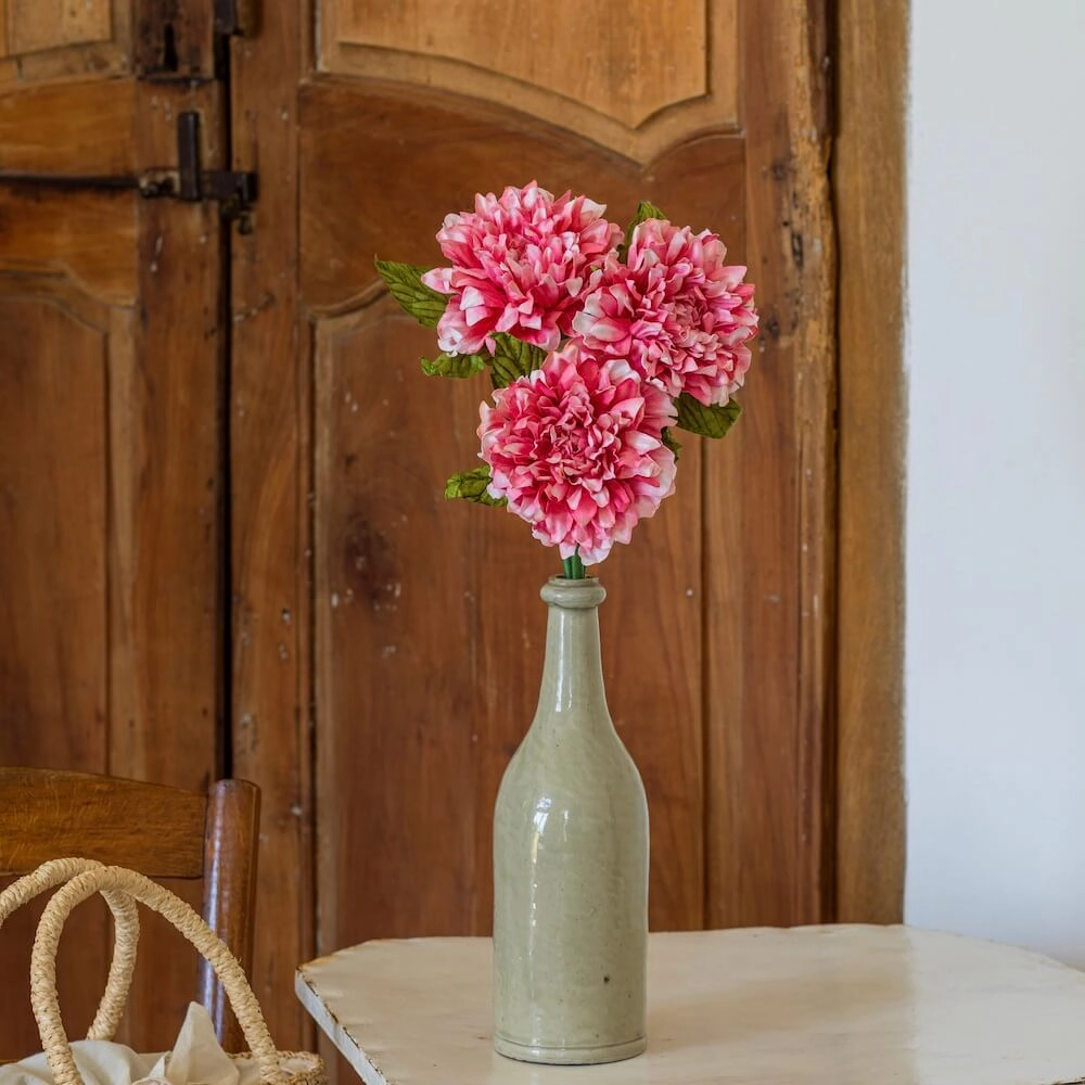 Dahlia en papier rose fonc