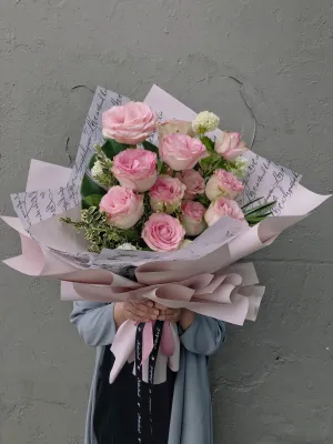 Dozen Pink Rose Bouquet,realistic flower bouquet 