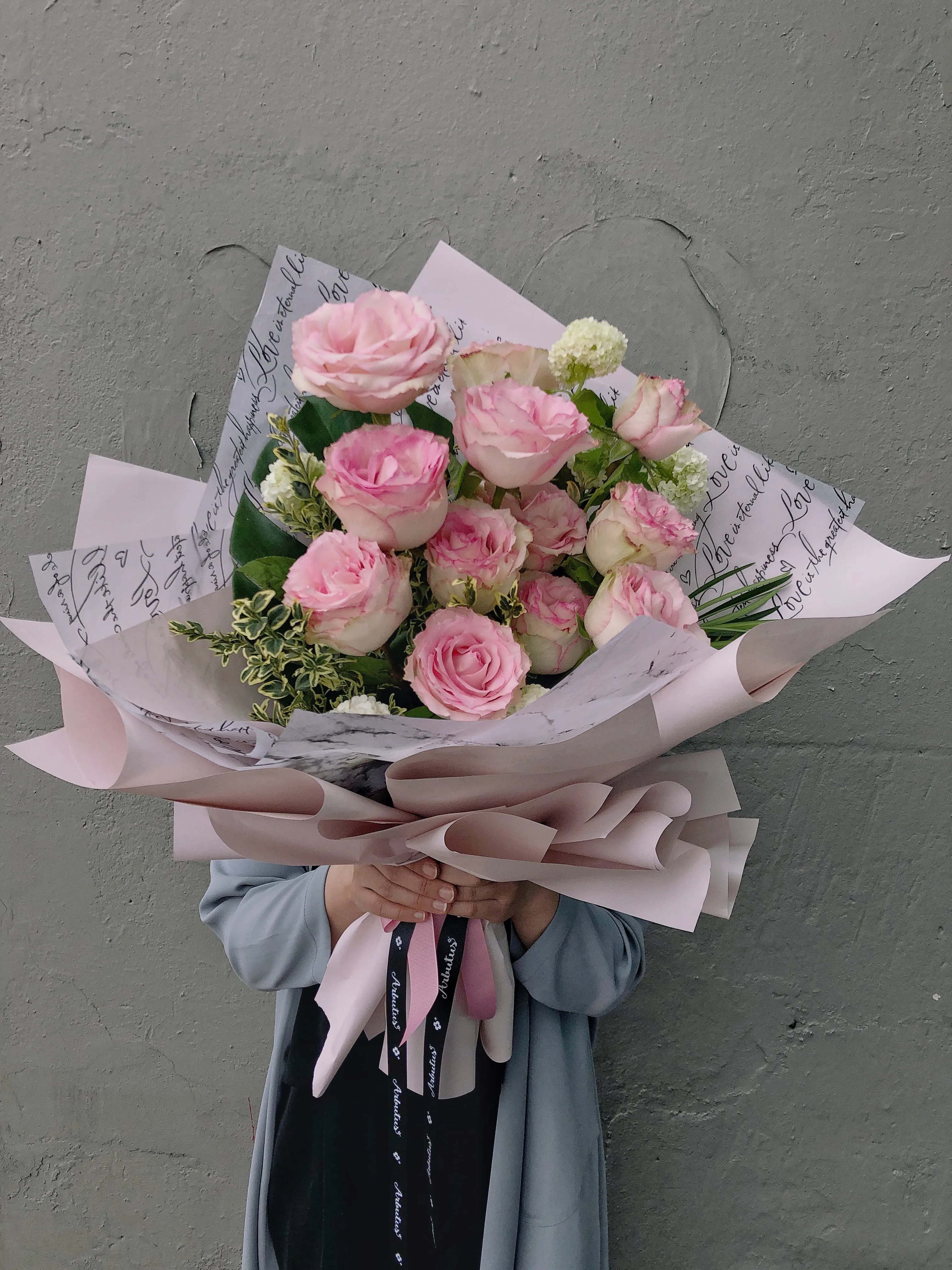 Dozen Pink Rose Bouquet,realistic flower bouquet 
