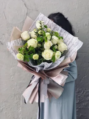 Dozen White Rose Bouquet,realistic flower bouquet 