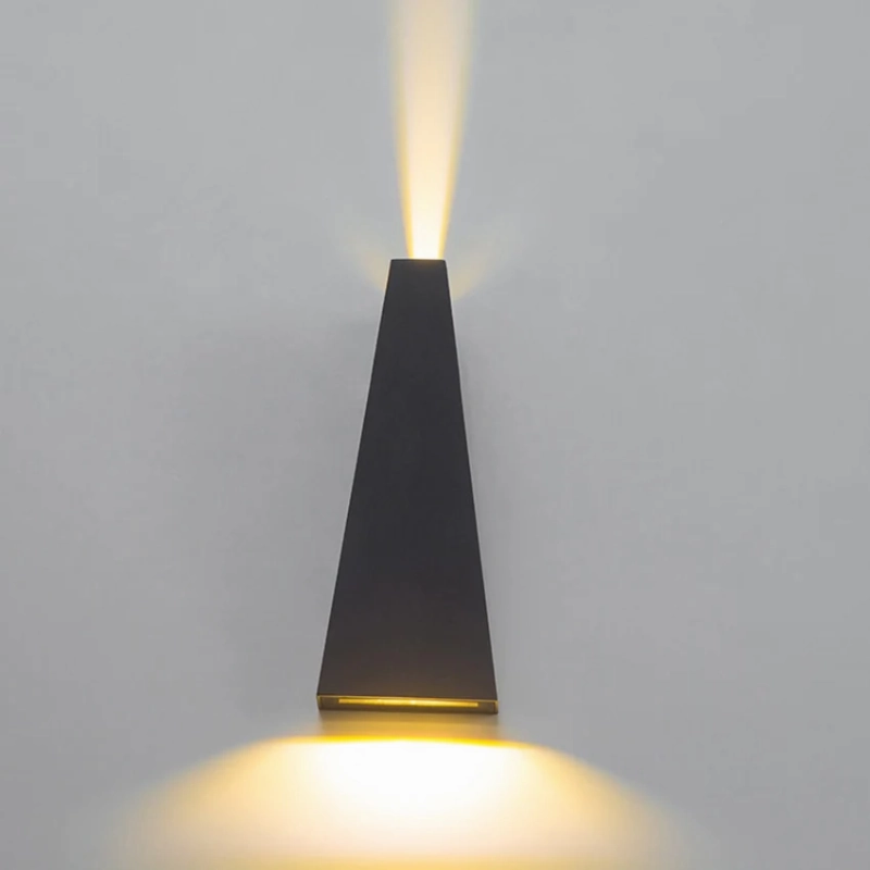 Empire Waterproof Wall Lamp